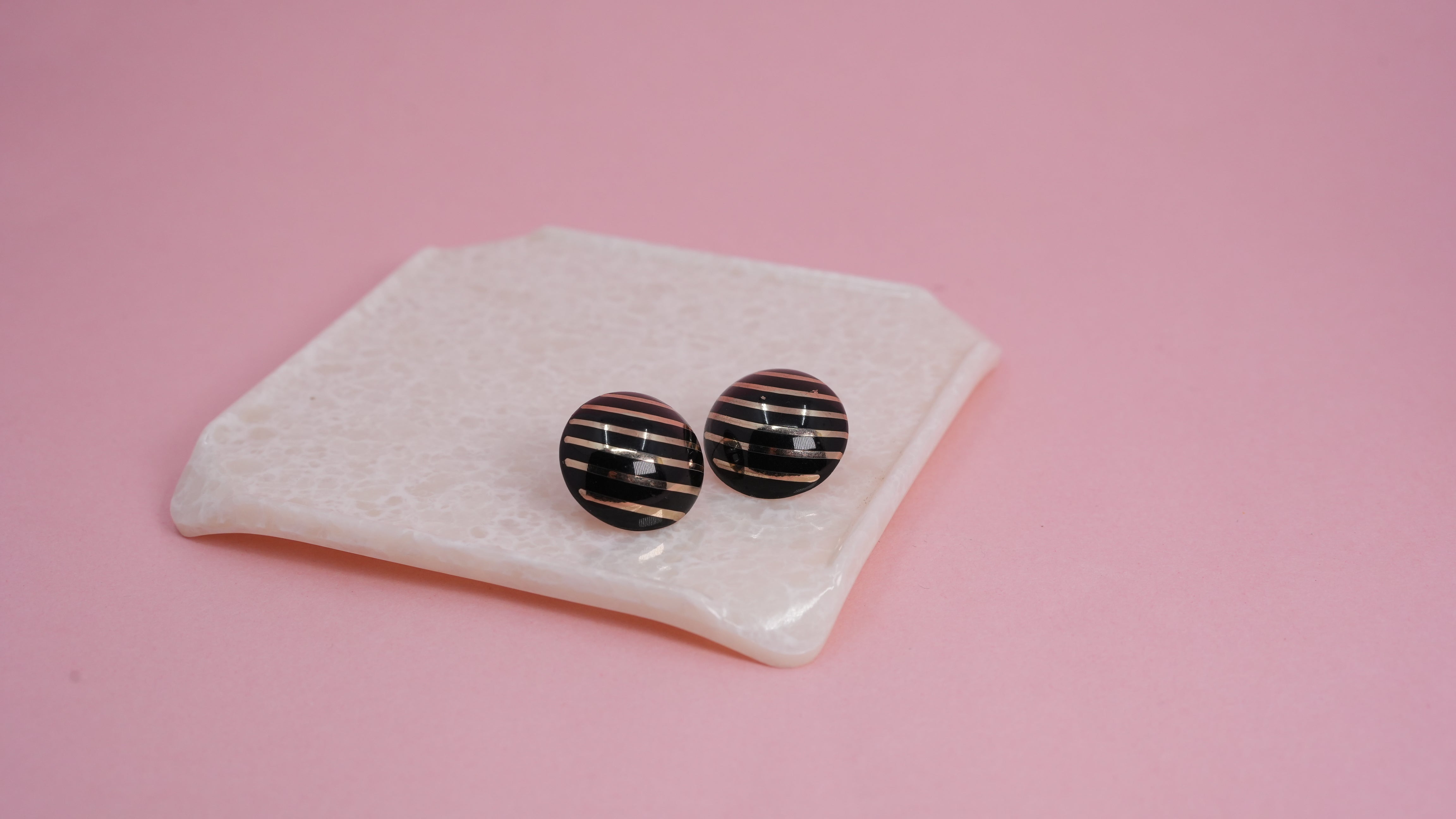 Black stripe balls