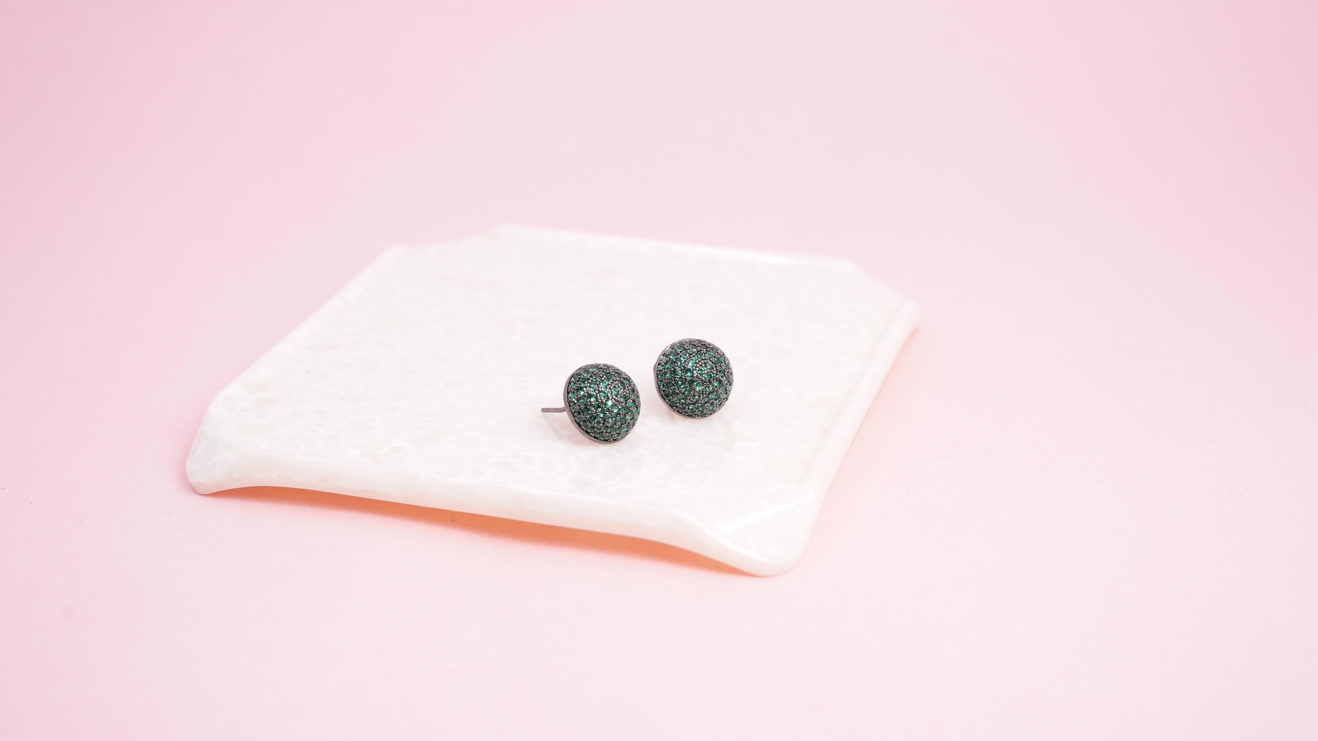 Green pave balls
