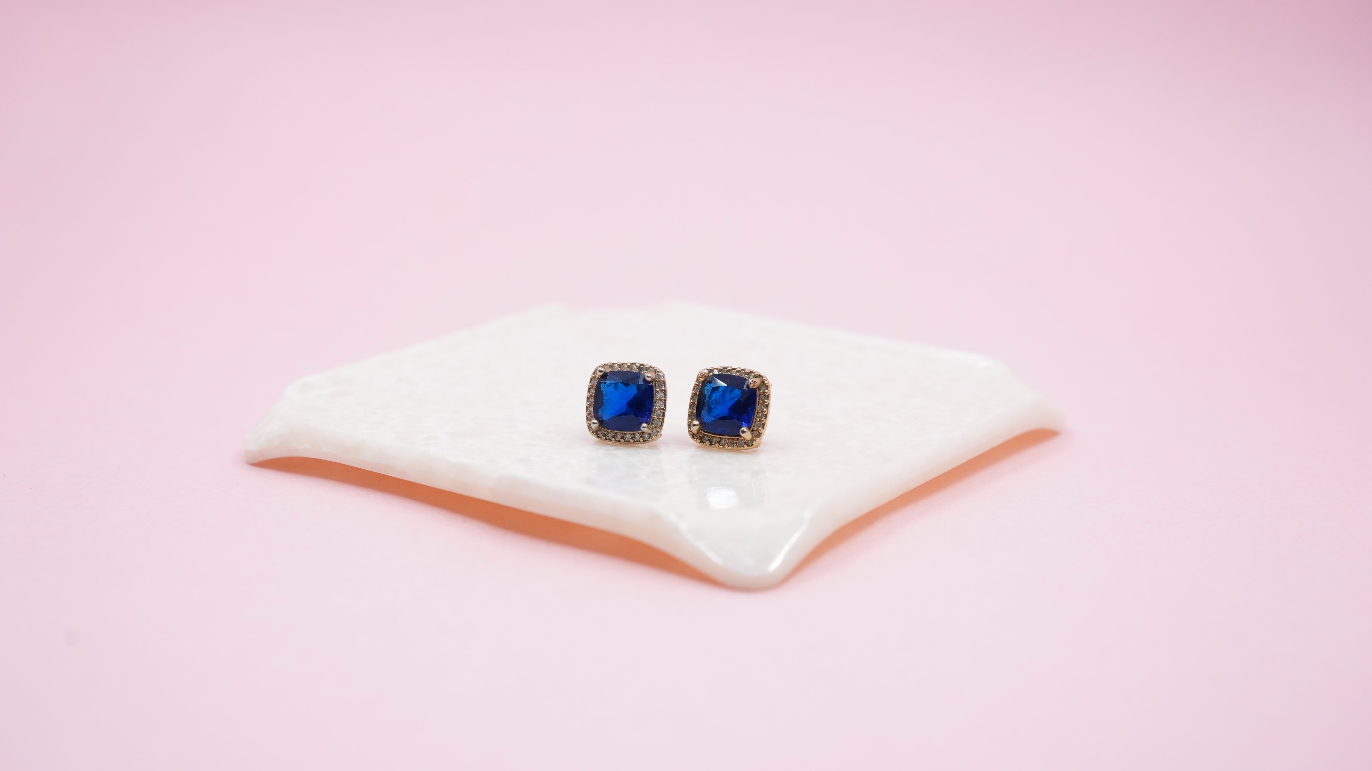 Royal blue square