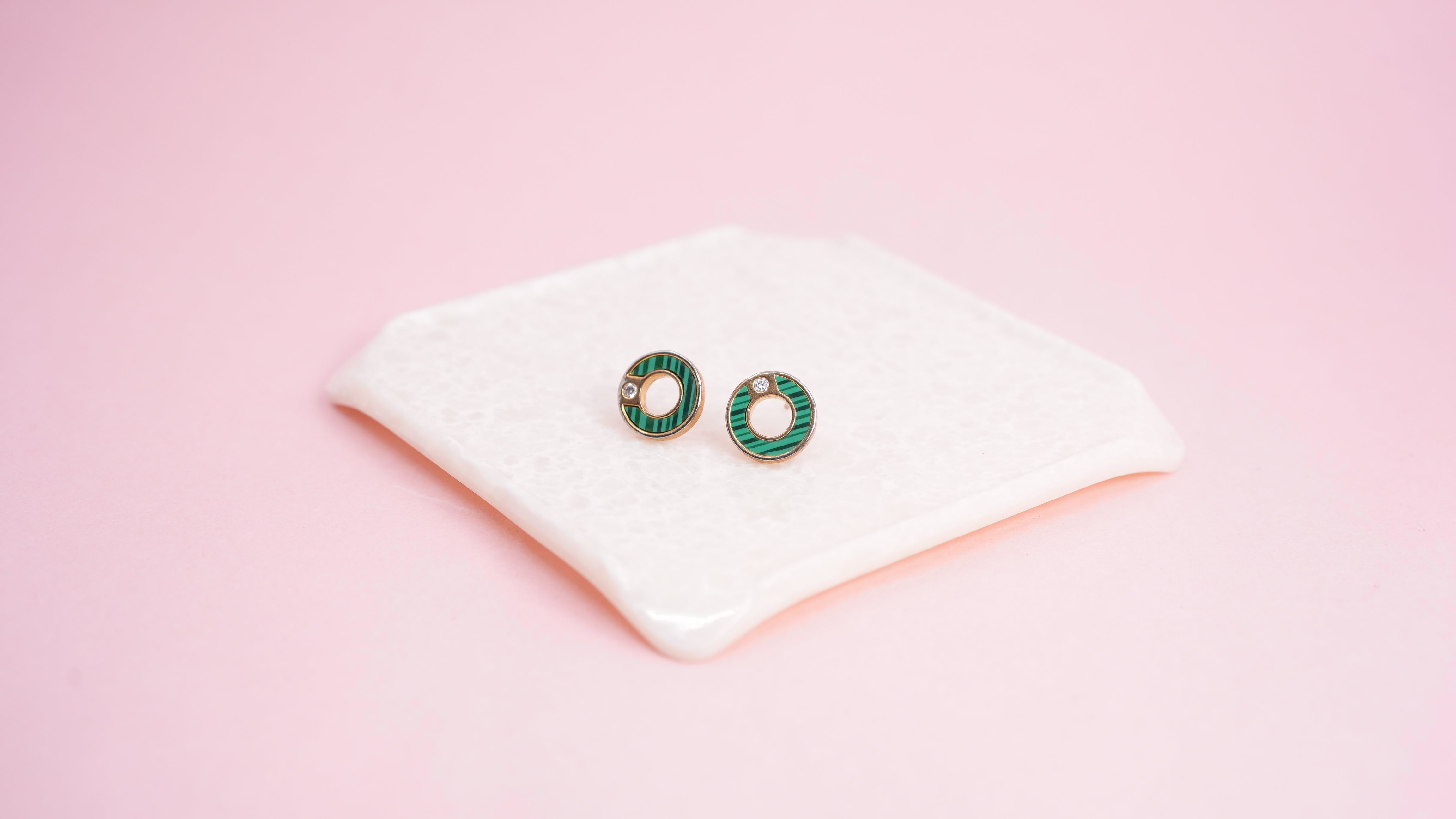 Green gem circle