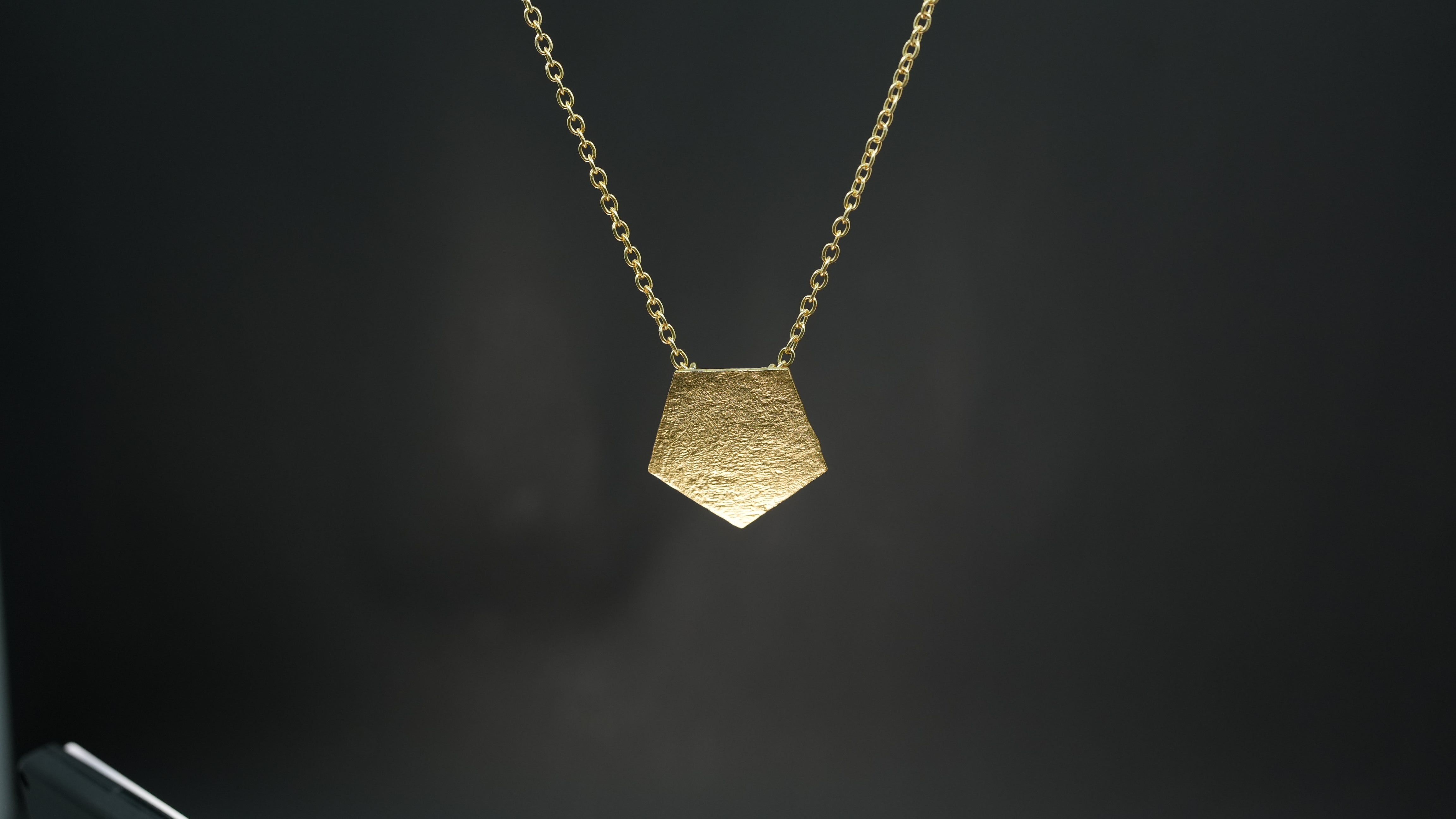 Pentagon flat gold