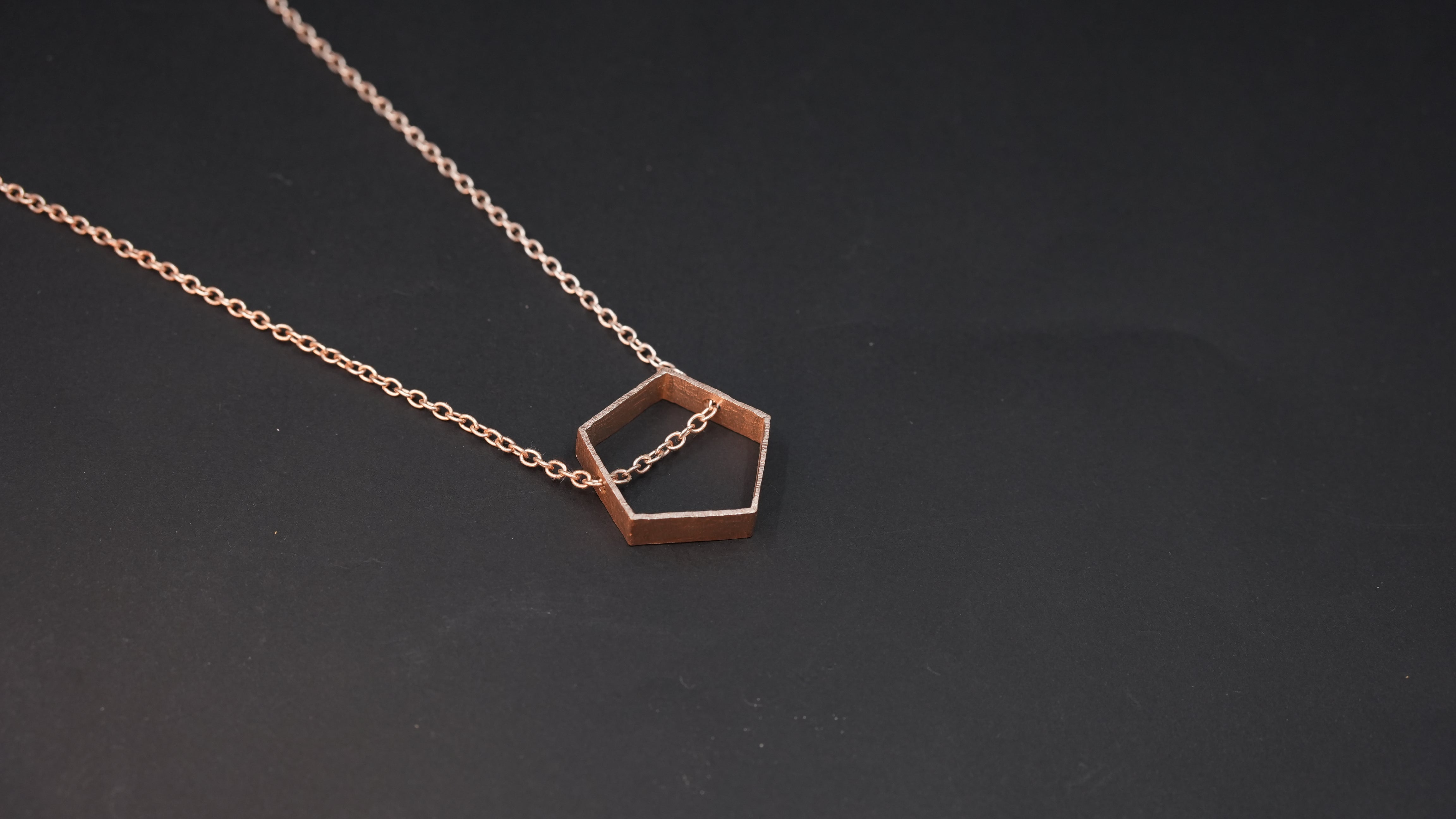 Pentagon Hallow Rosegold