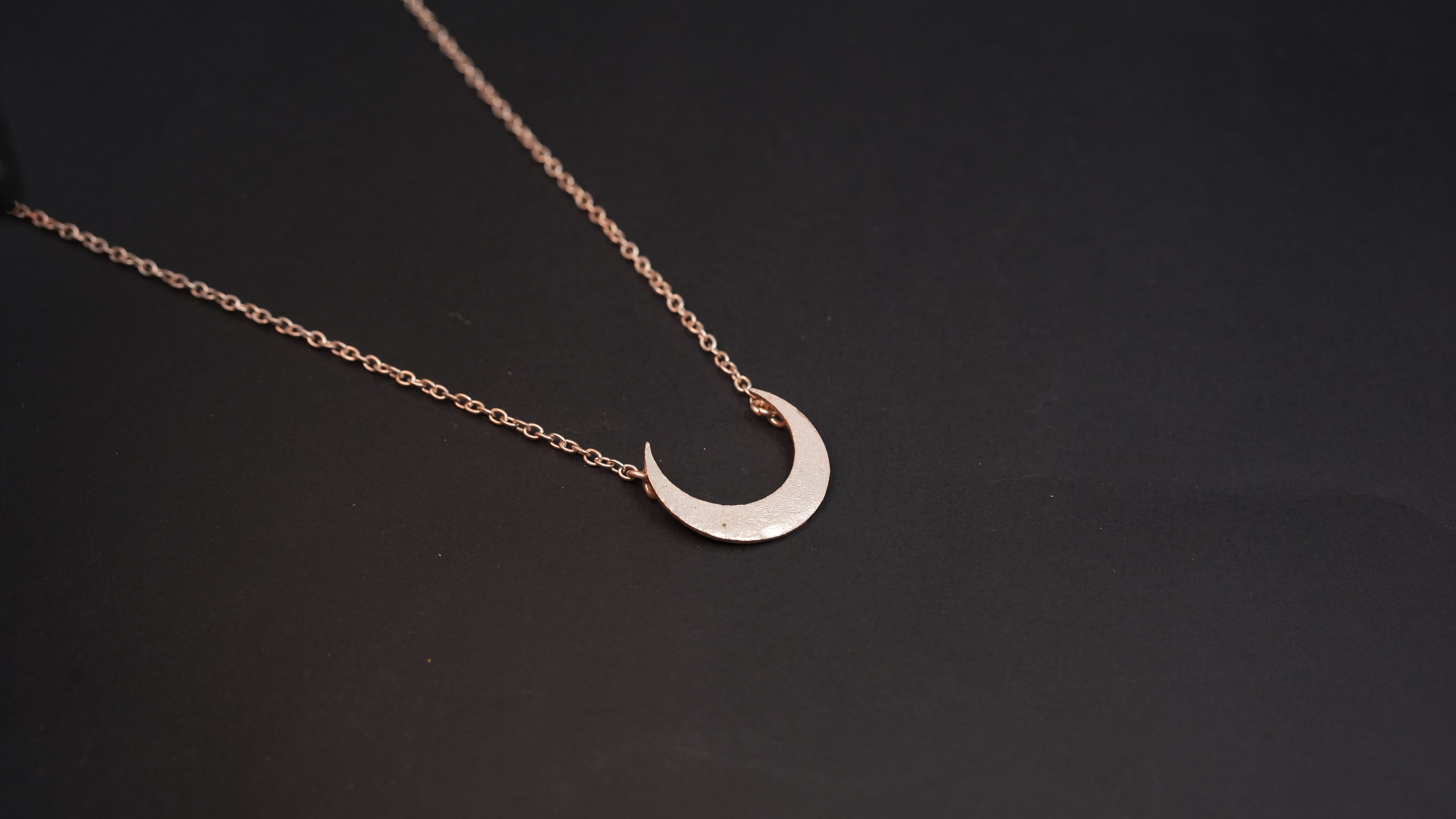 Half moon rosegold