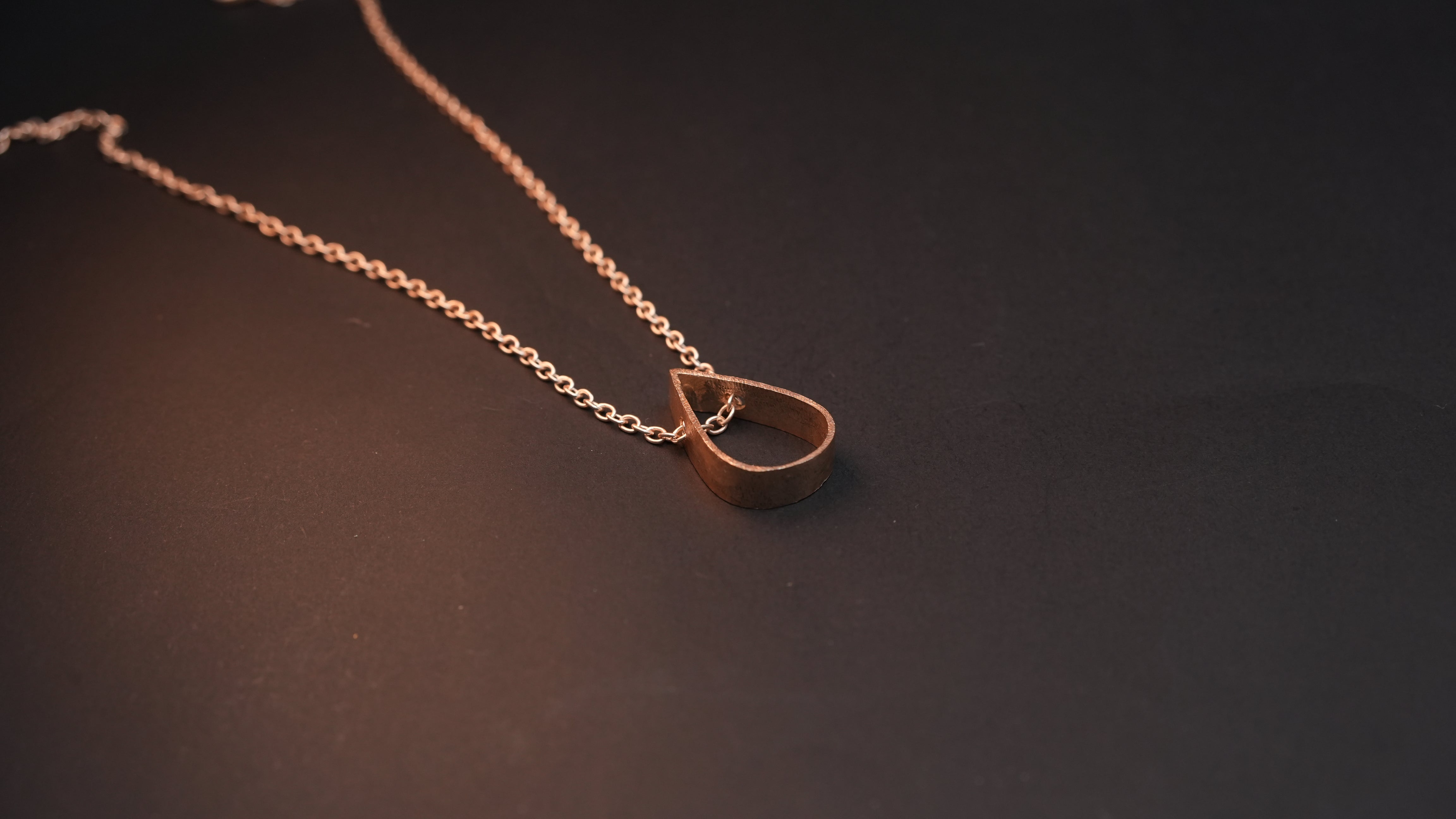 Dew drop hallow rose gold