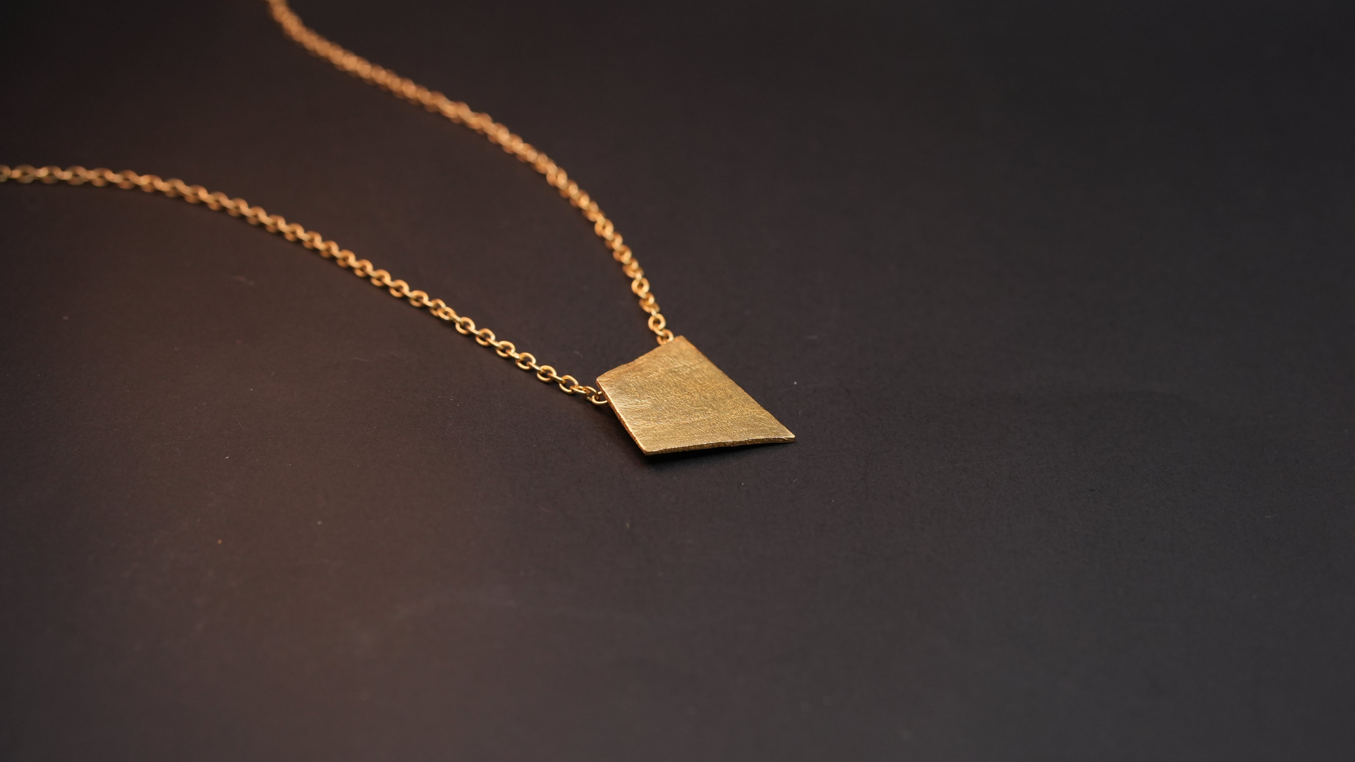 Prism point flat gold