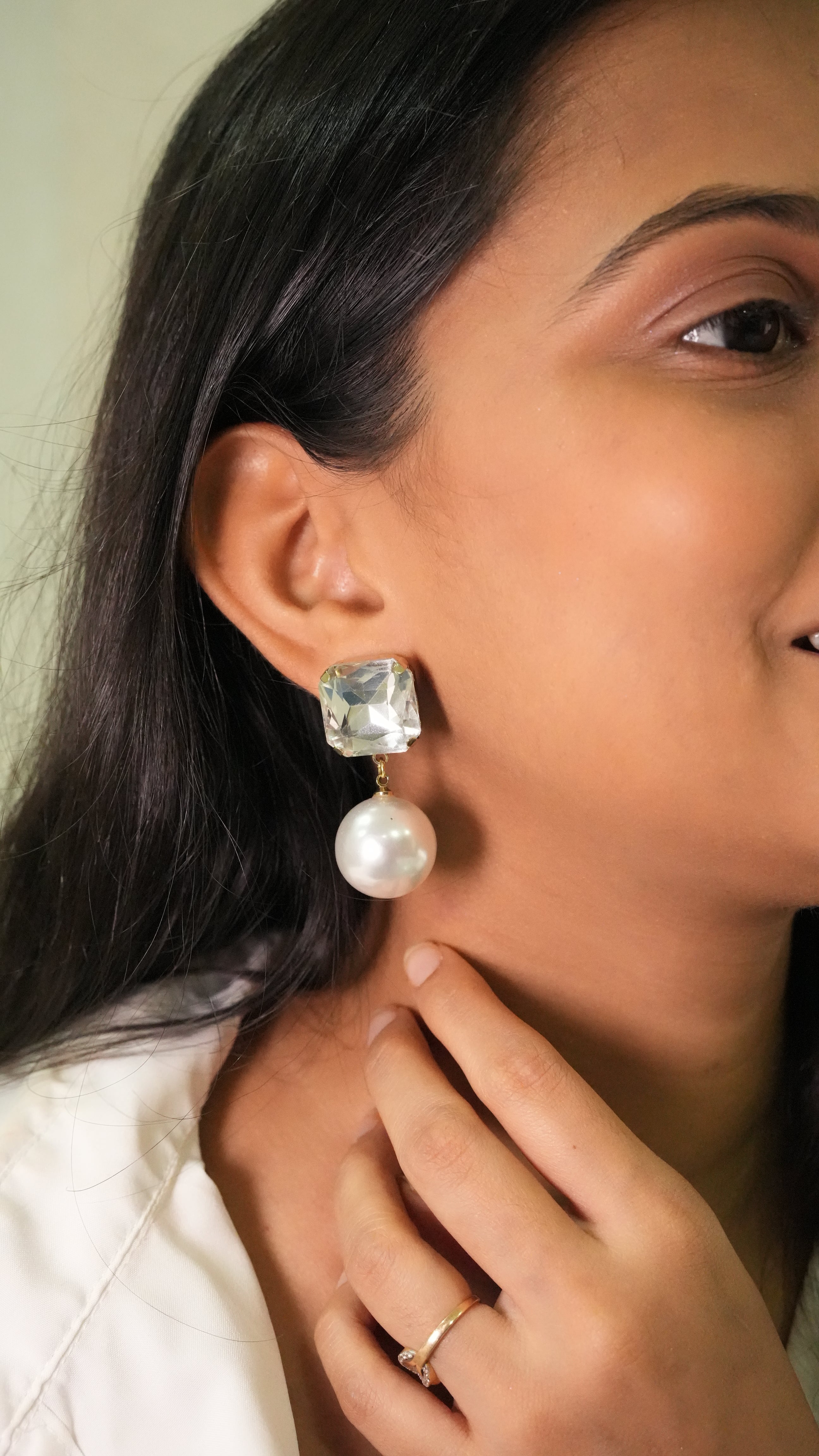 Solitaire pearl dangler