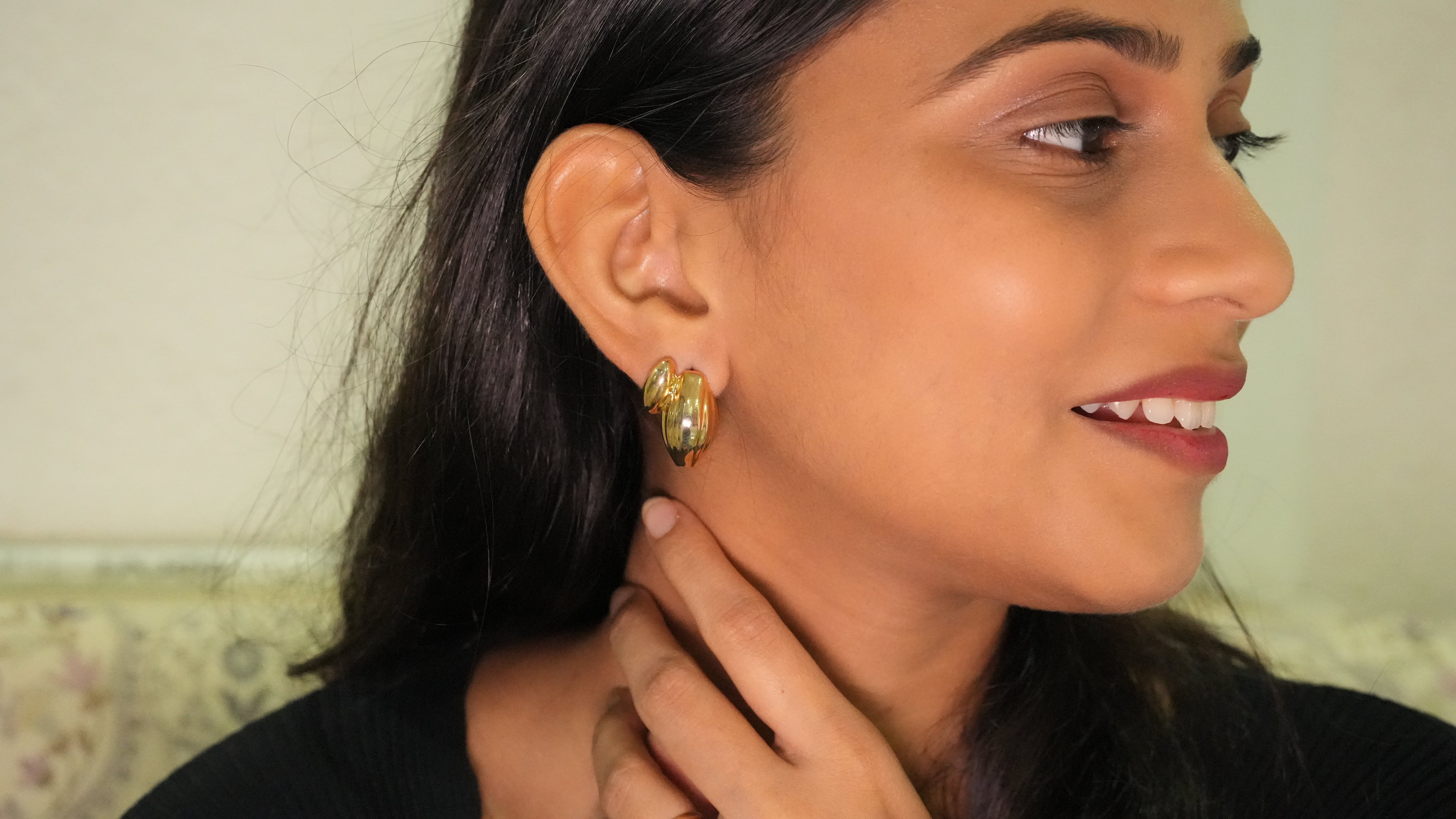 Bloom shell earrings