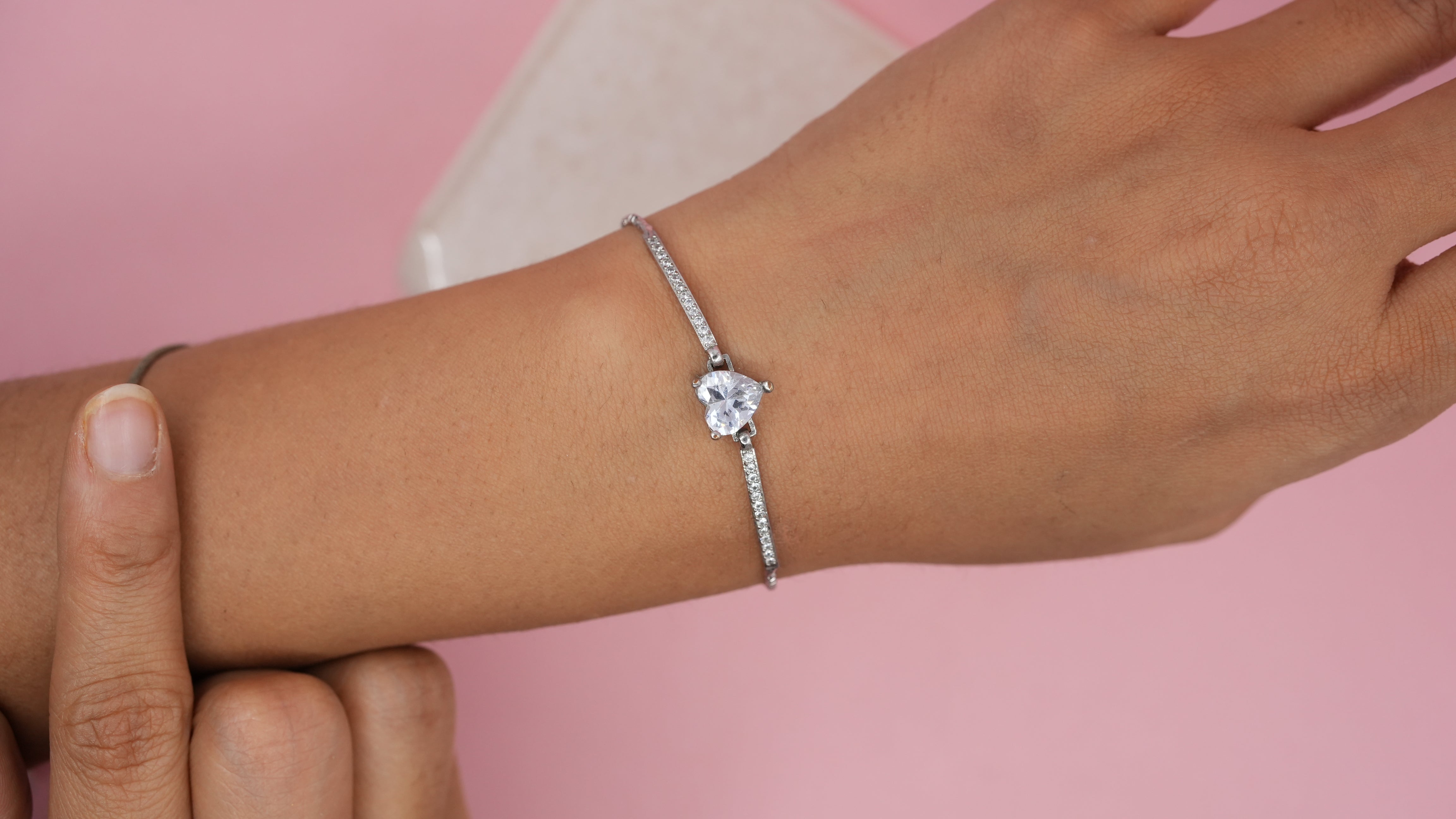 Silver heart solitaire
