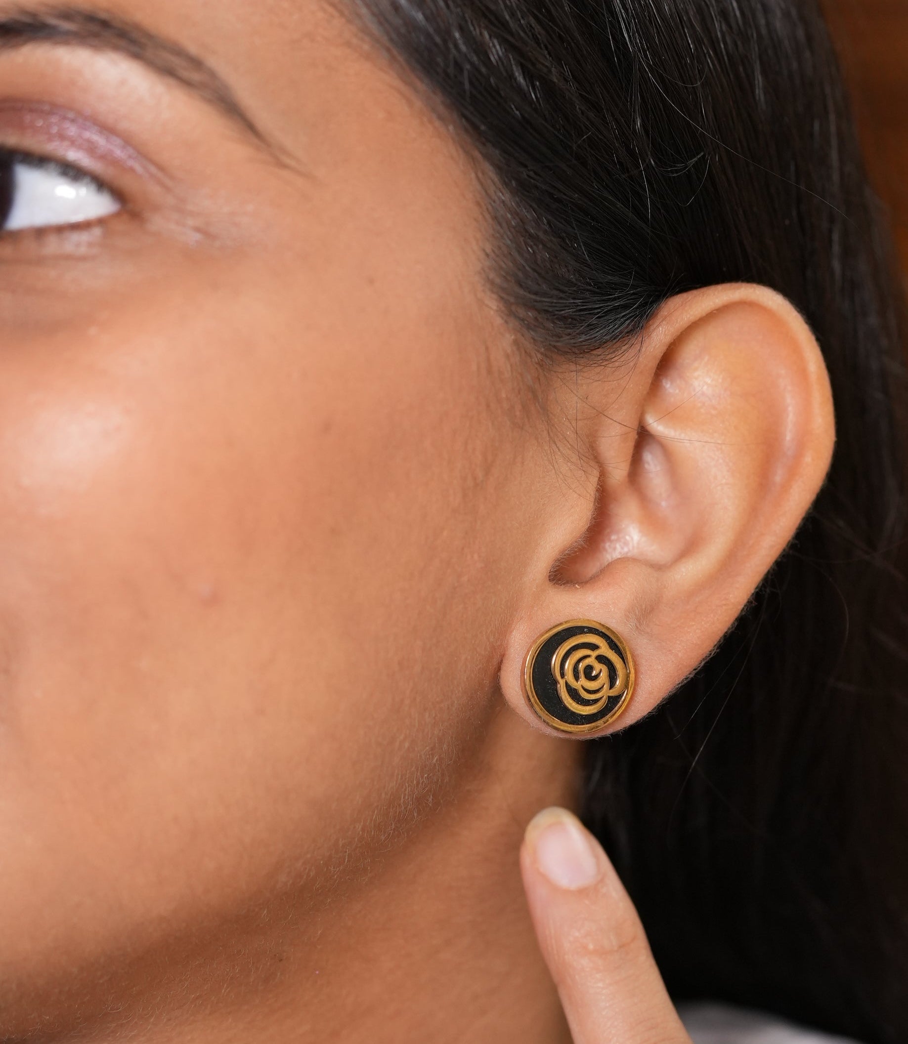 Rose swirl black