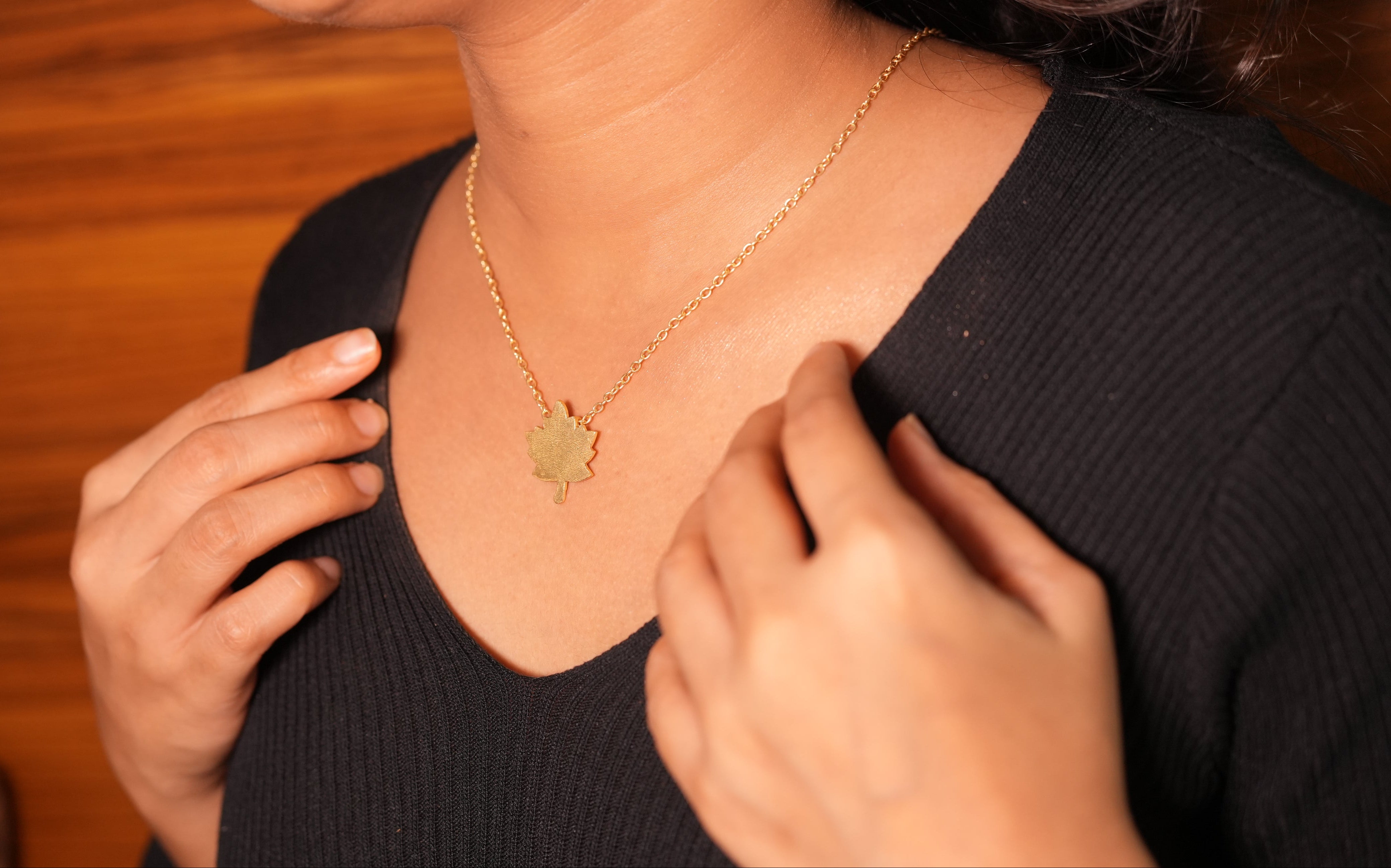 Maple leaf flat gold