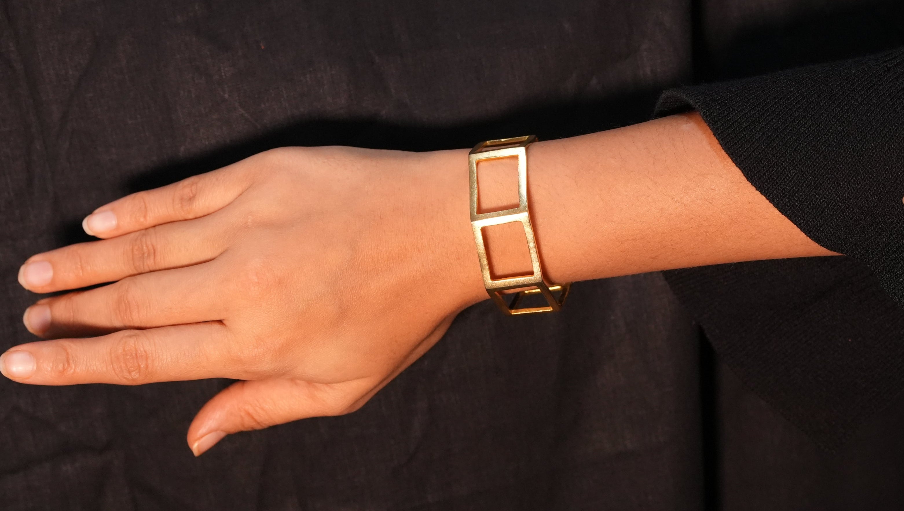 Gold Horizon Cuff hallow