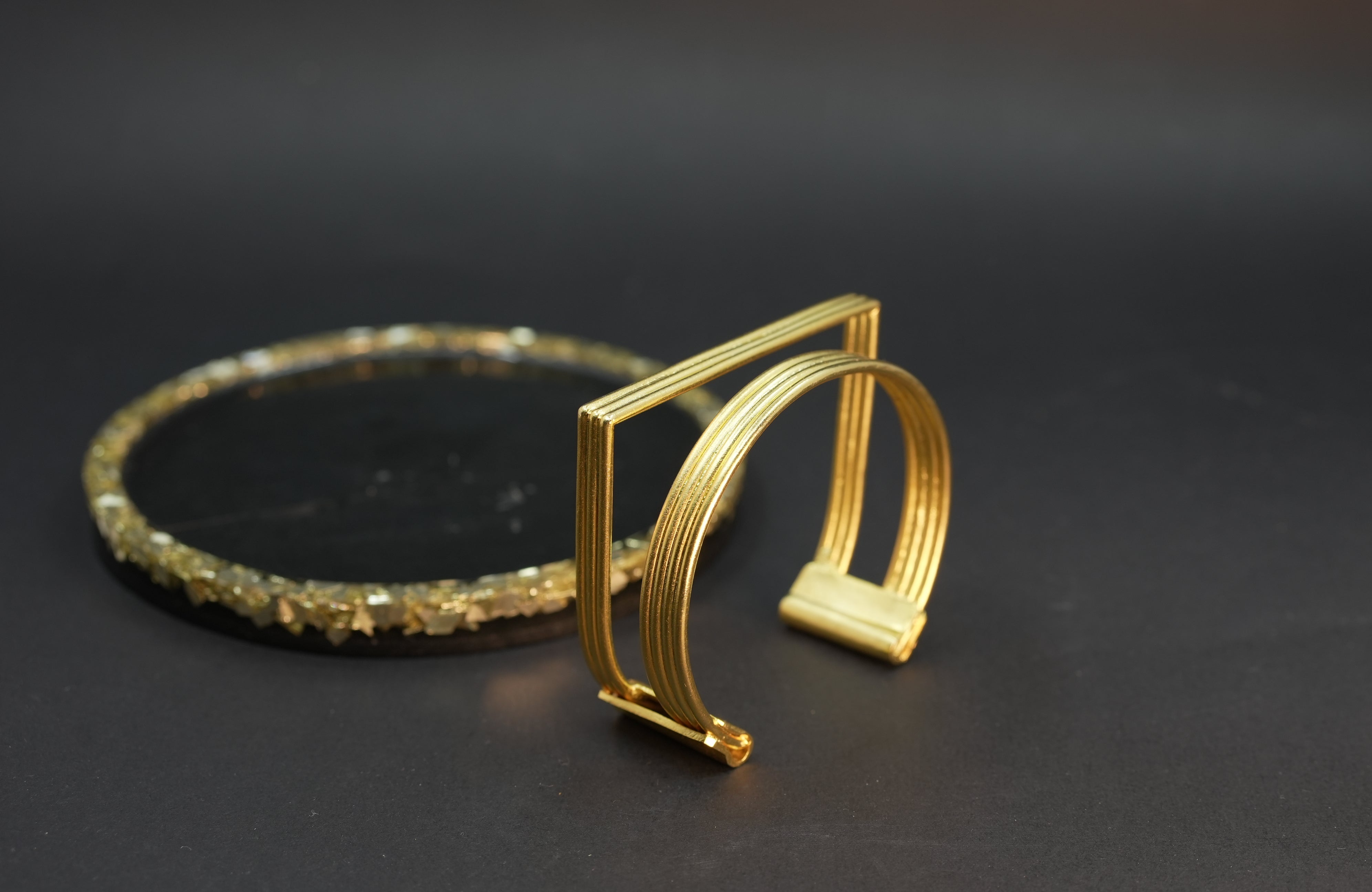 Arc square cuff