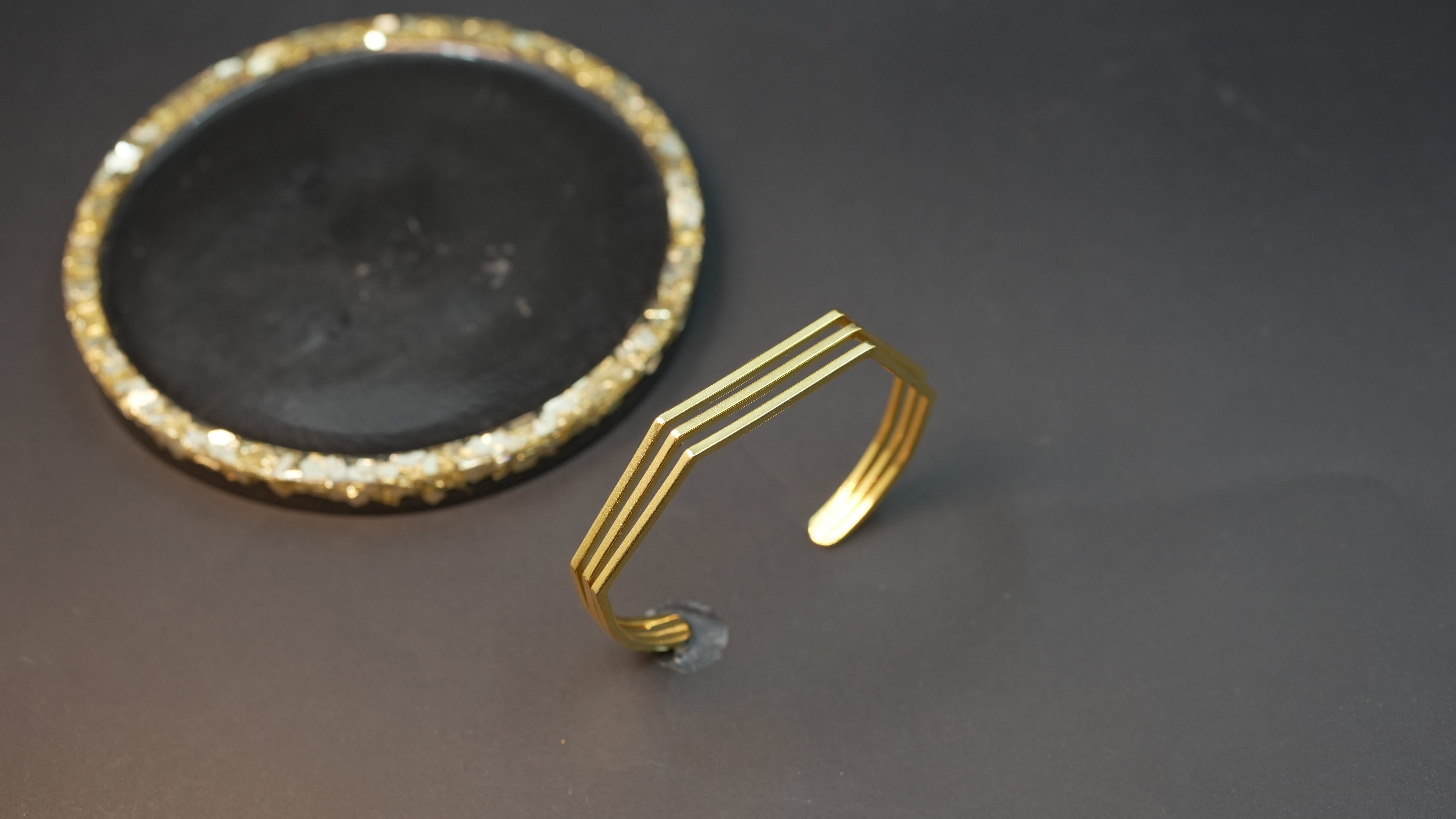Triveza cuff
