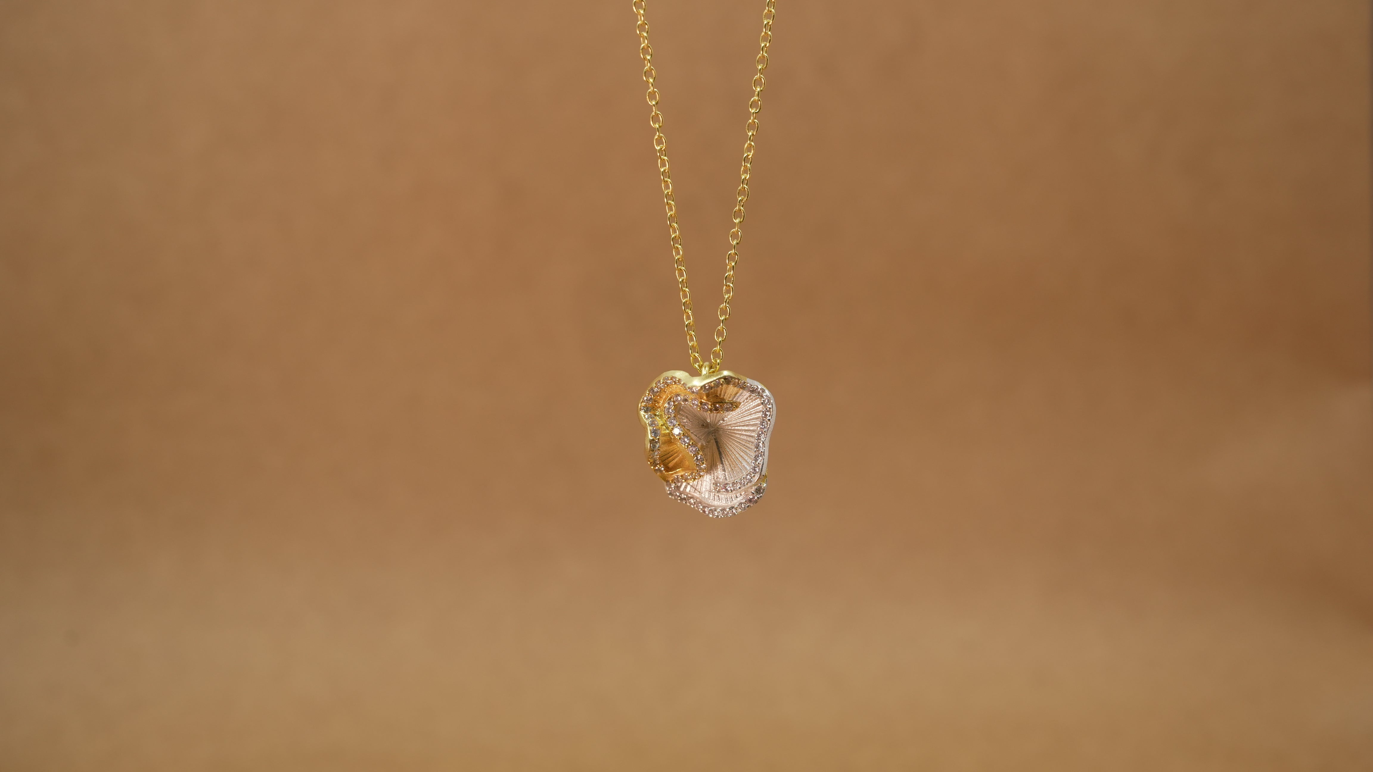 Dual tone elegance white necklace