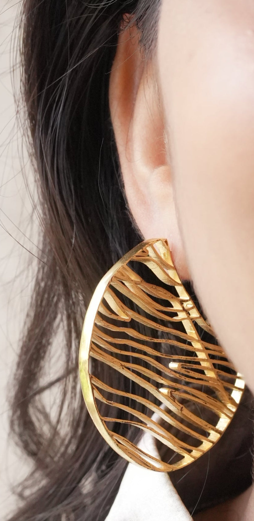 Zig zag gold hoops