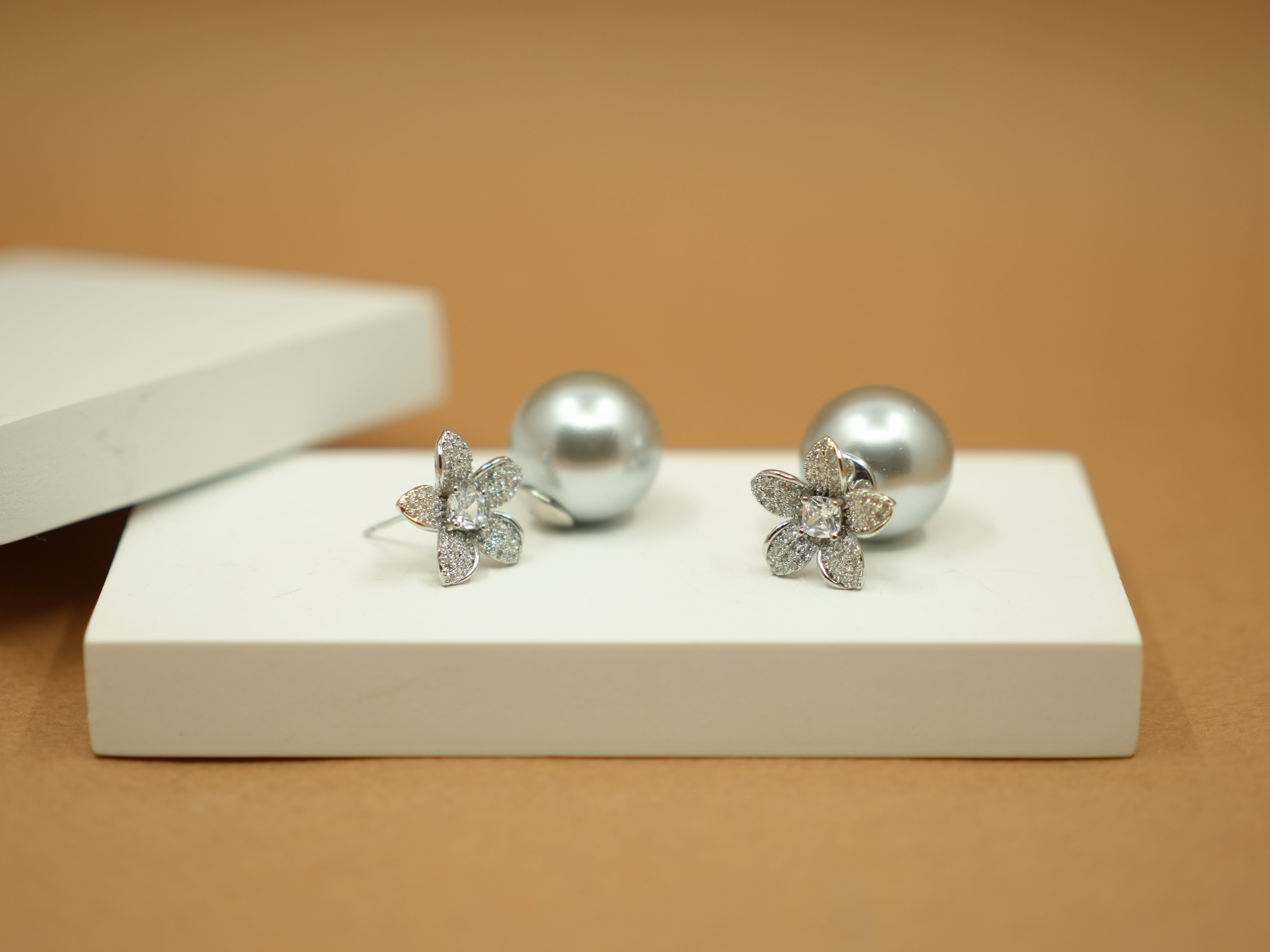 Floral pearl bloom greyish