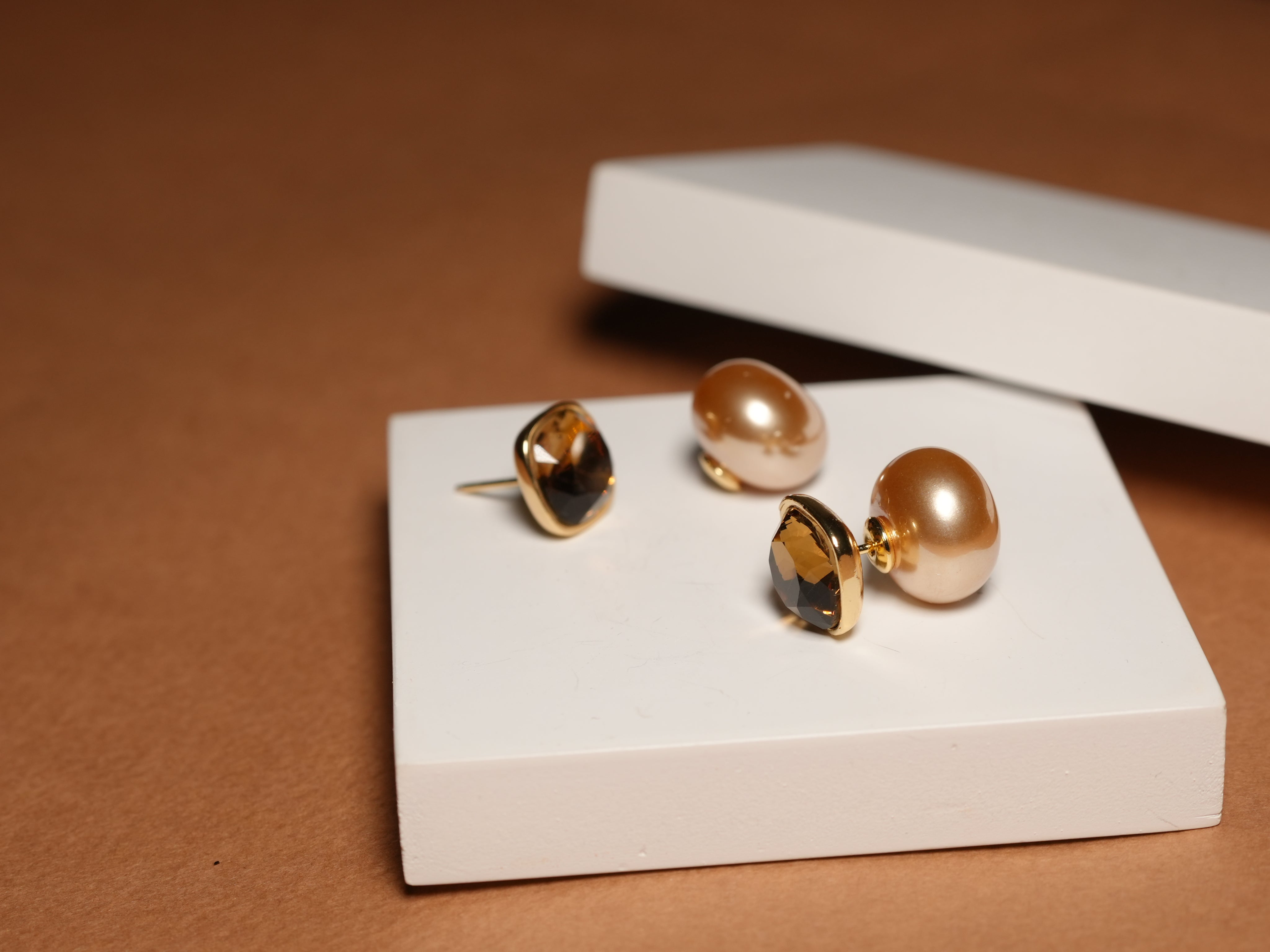 Golden stone pearl