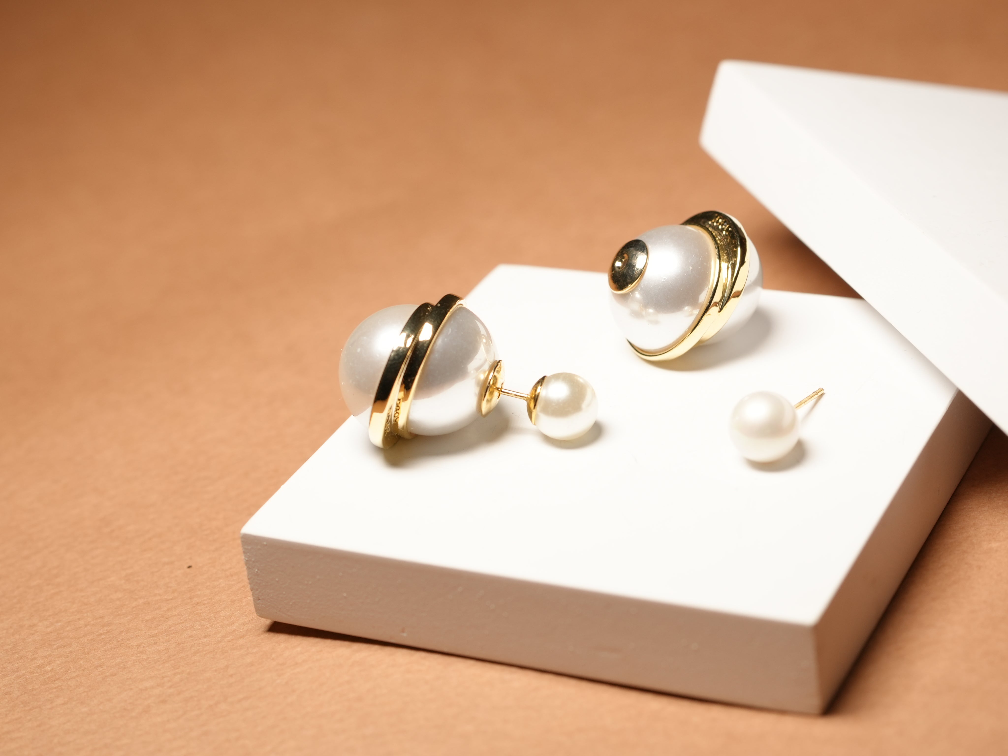 Lunar Orbit pearl