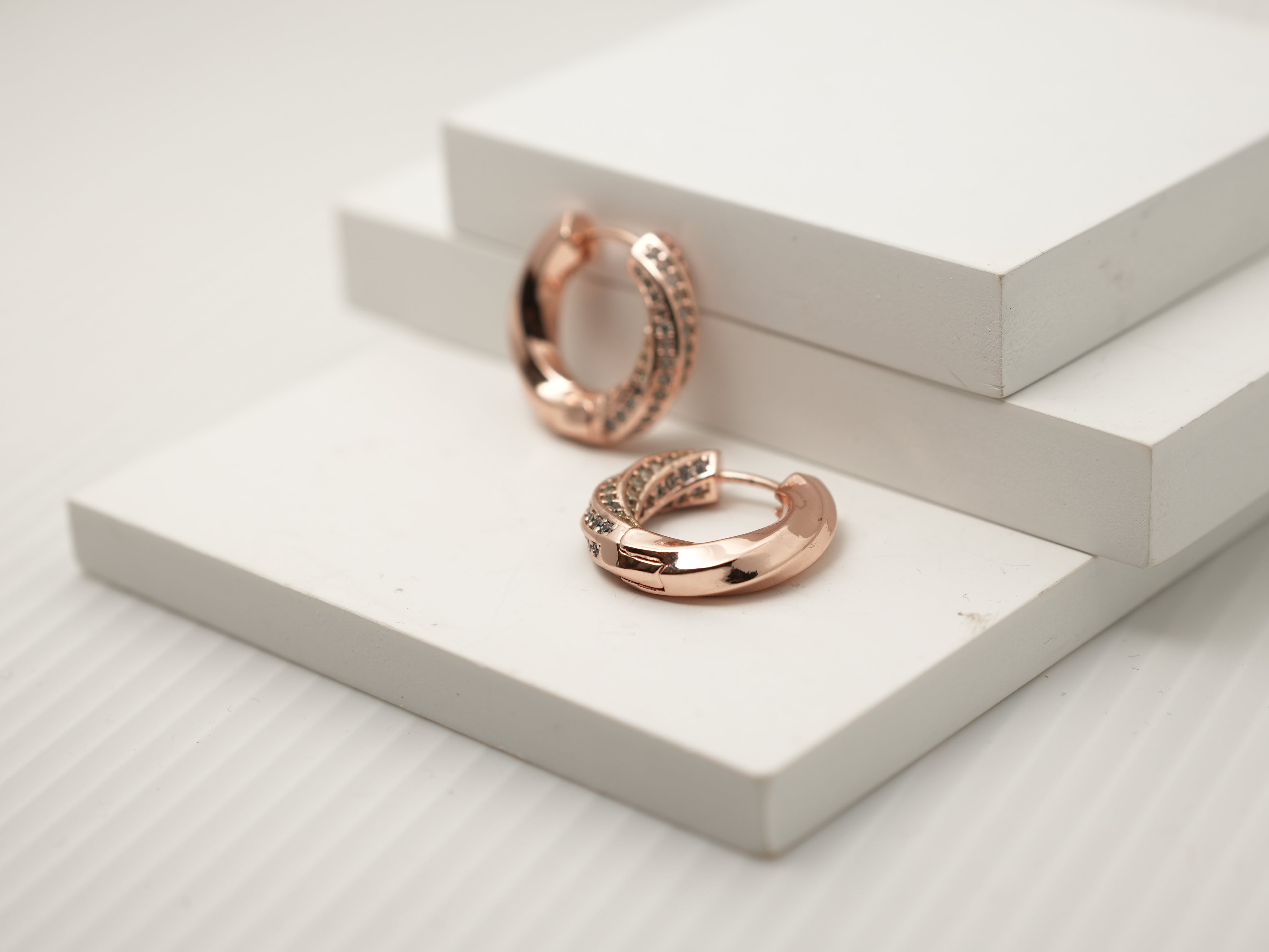 Radiant circle rose gold