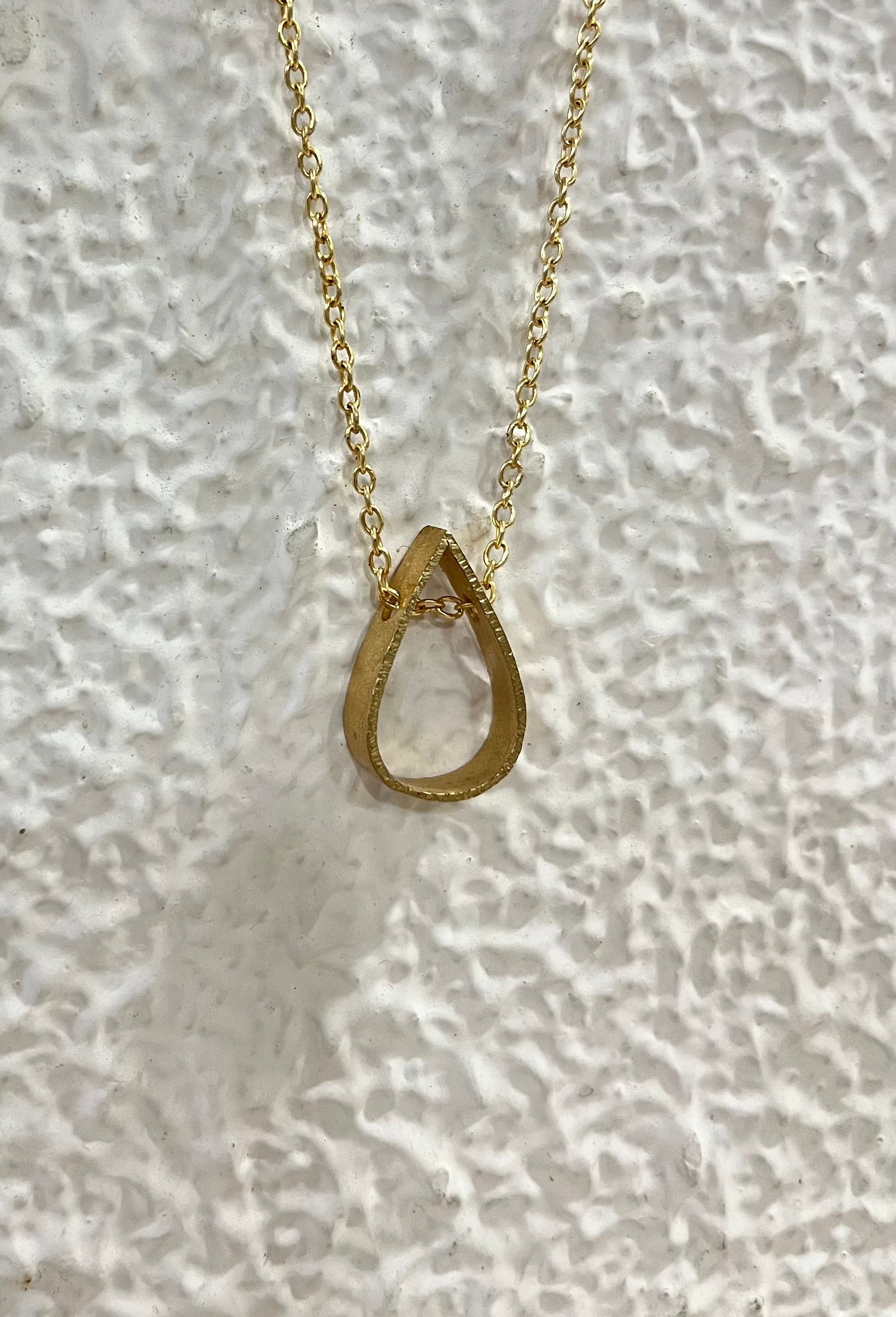 Dew drop hallow gold