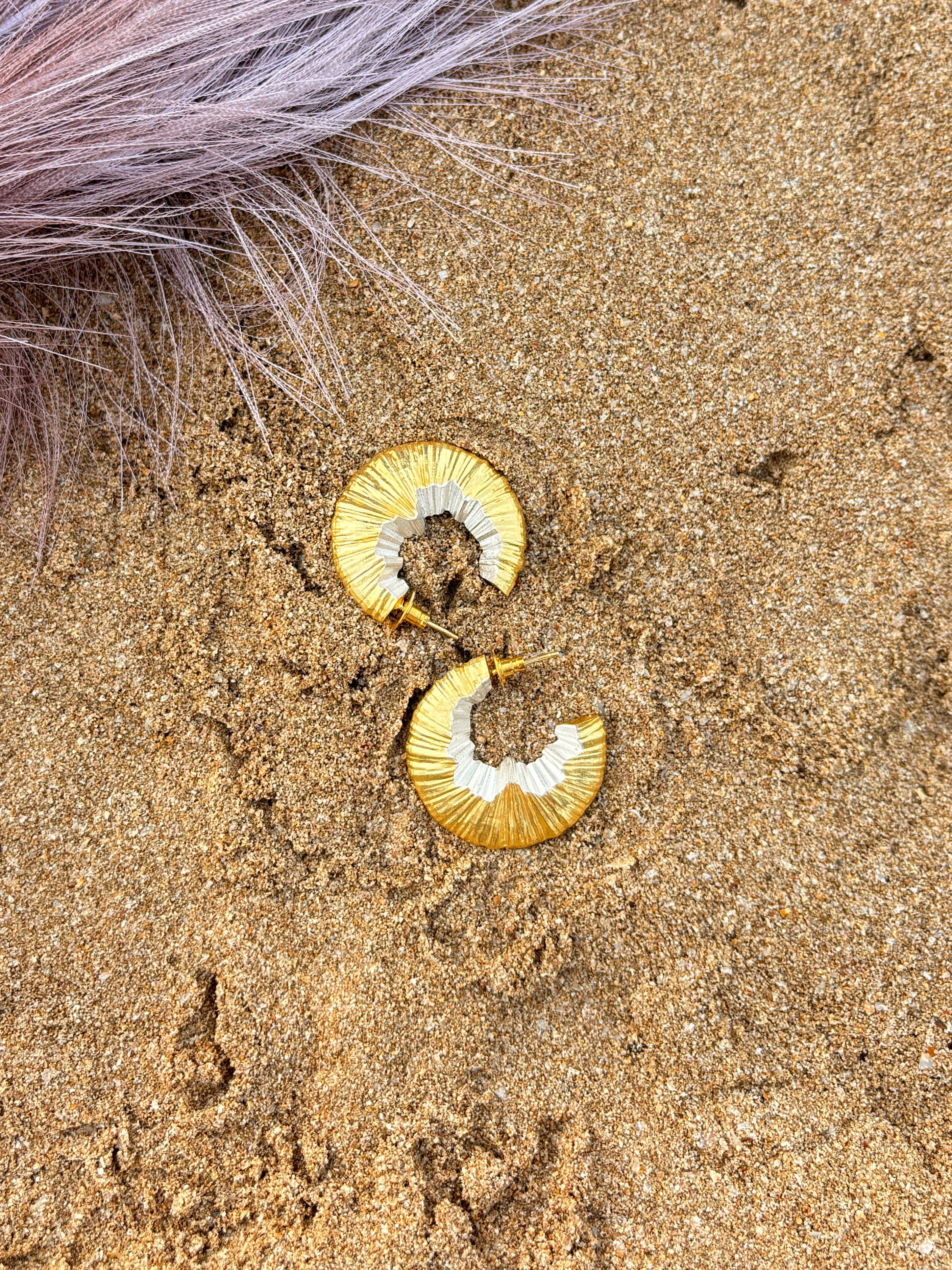 Dual shaved hoop gold