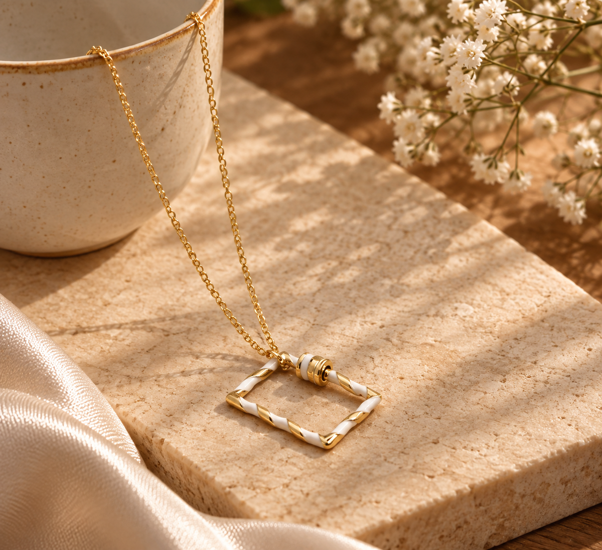 Candy Link Necklace white