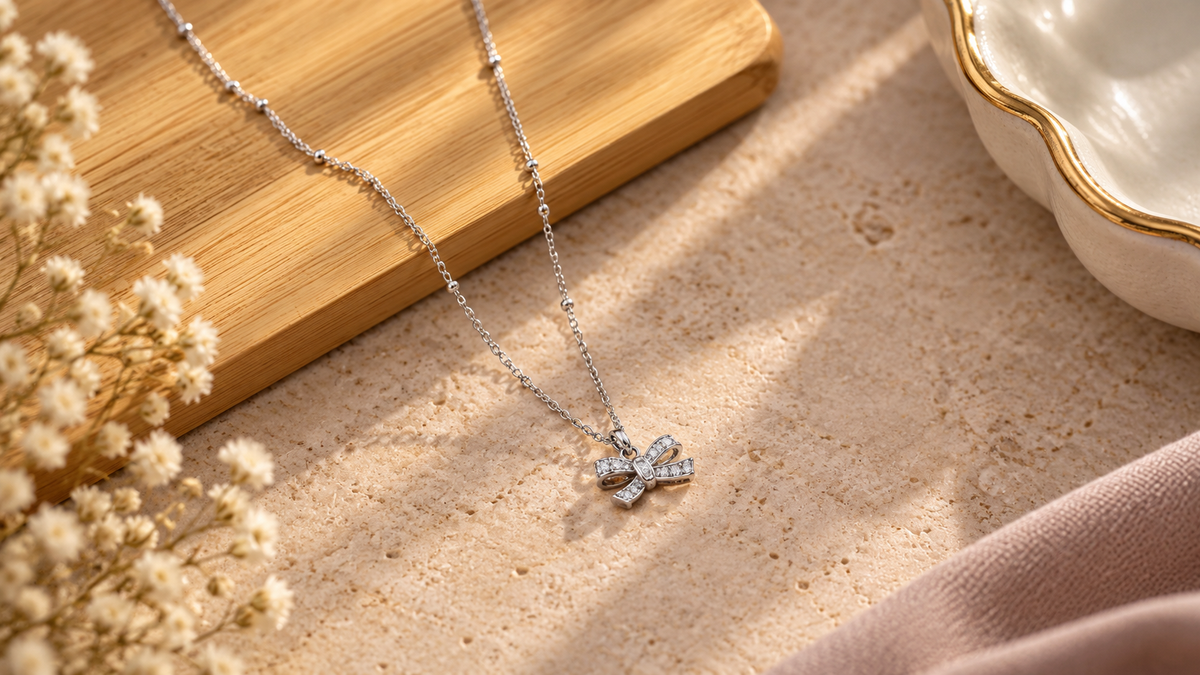 Elegant Minimalist Pendant Necklace Accessory