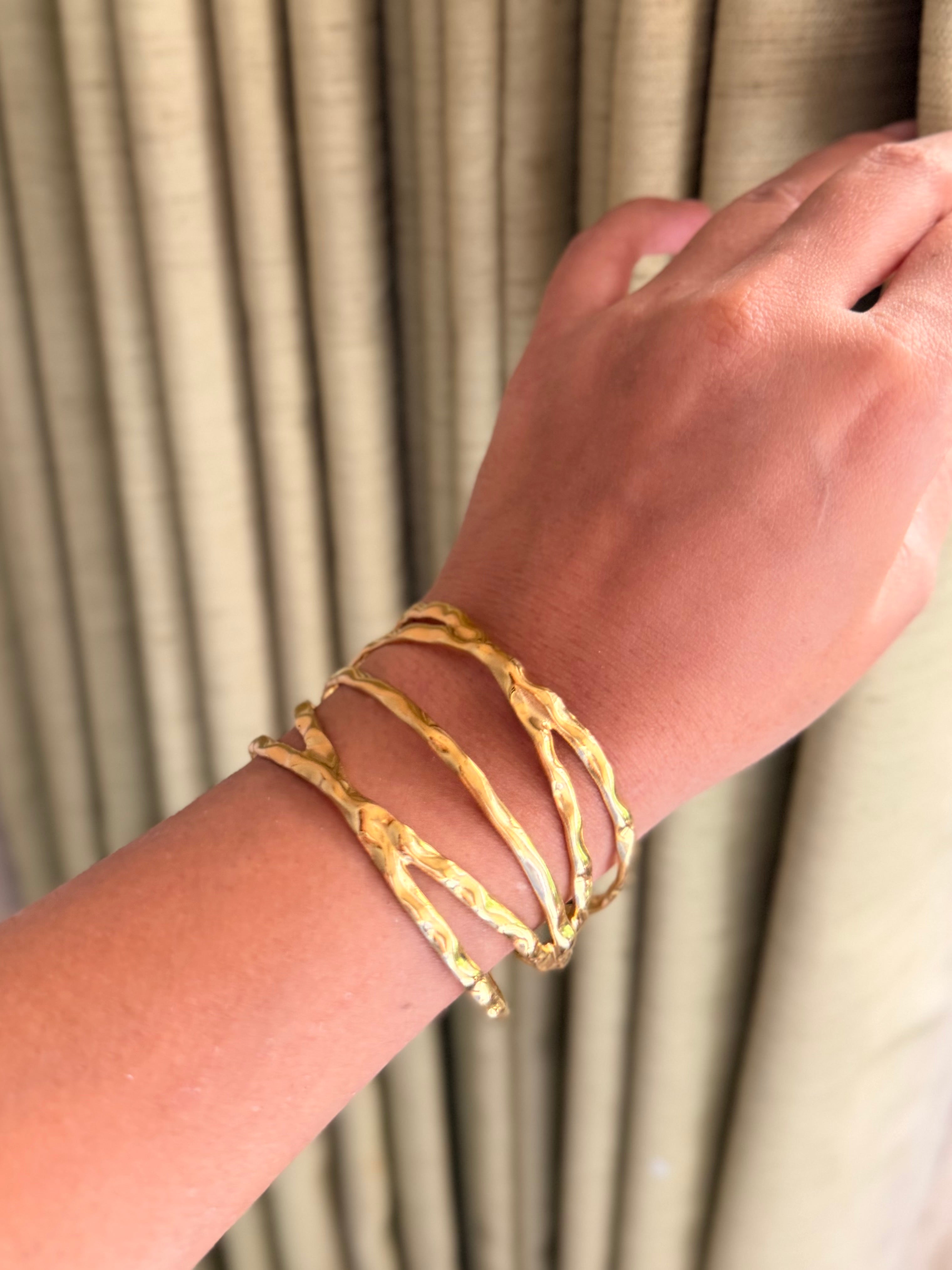 Criss Cross Gold cuff