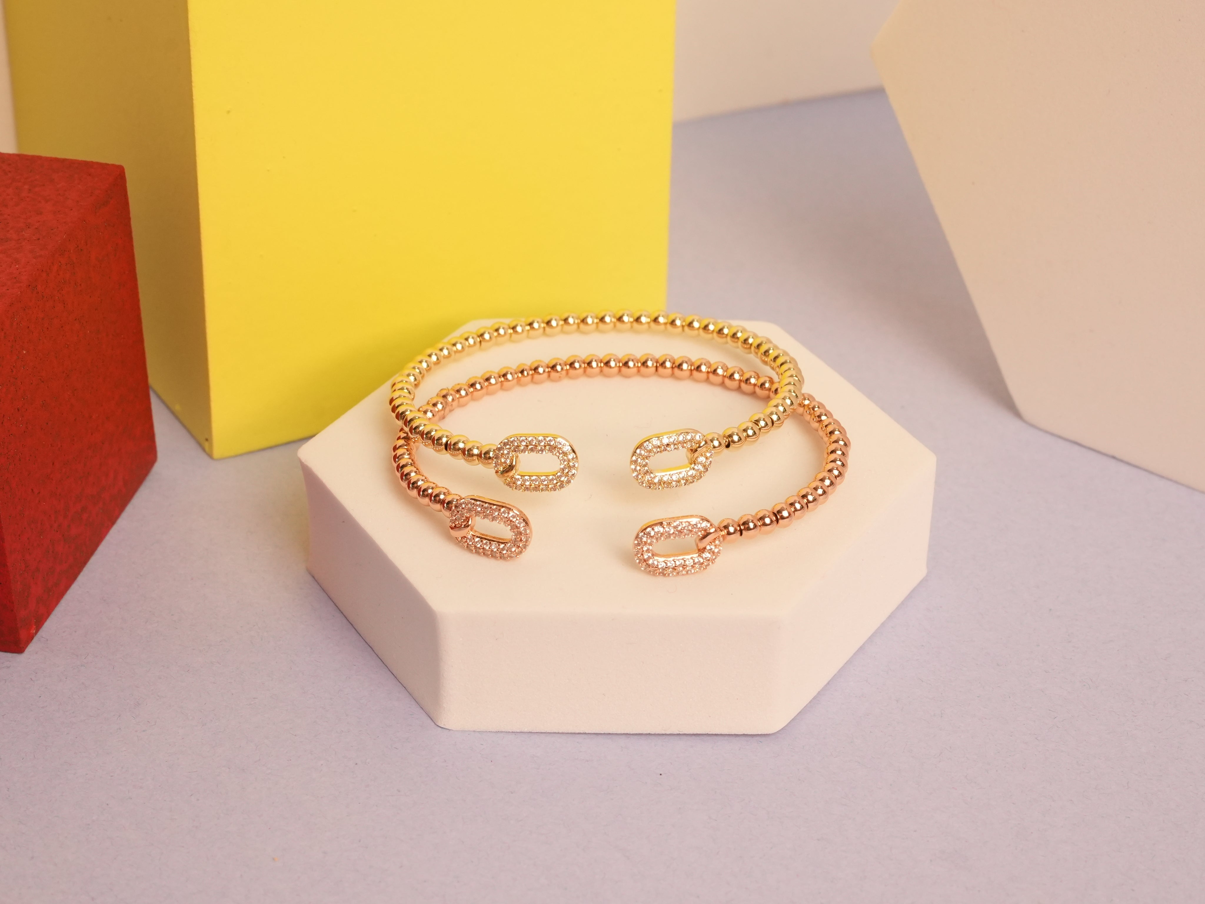 Beaded loop cuff gold