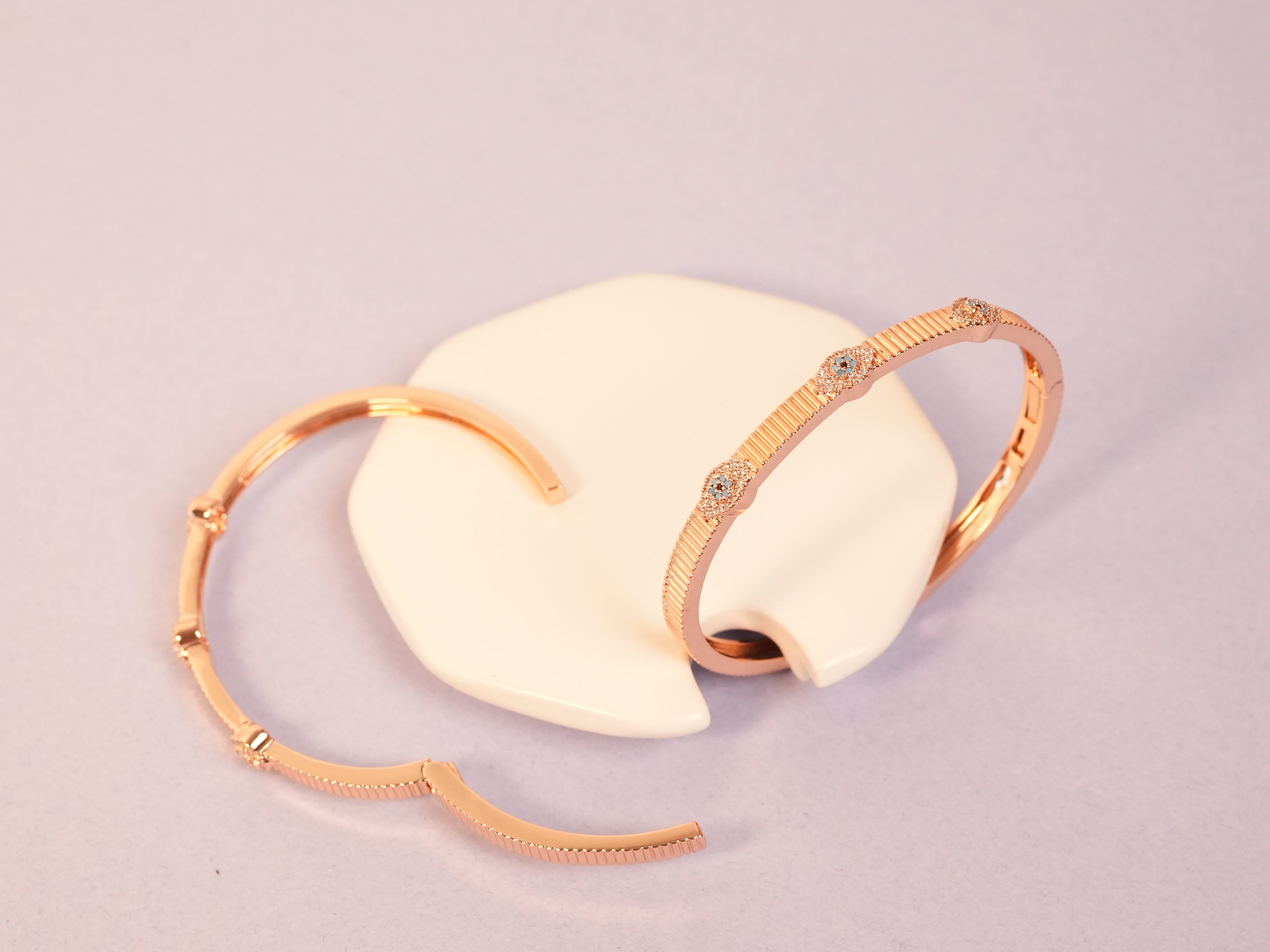 Dazzle eye coil rose gold