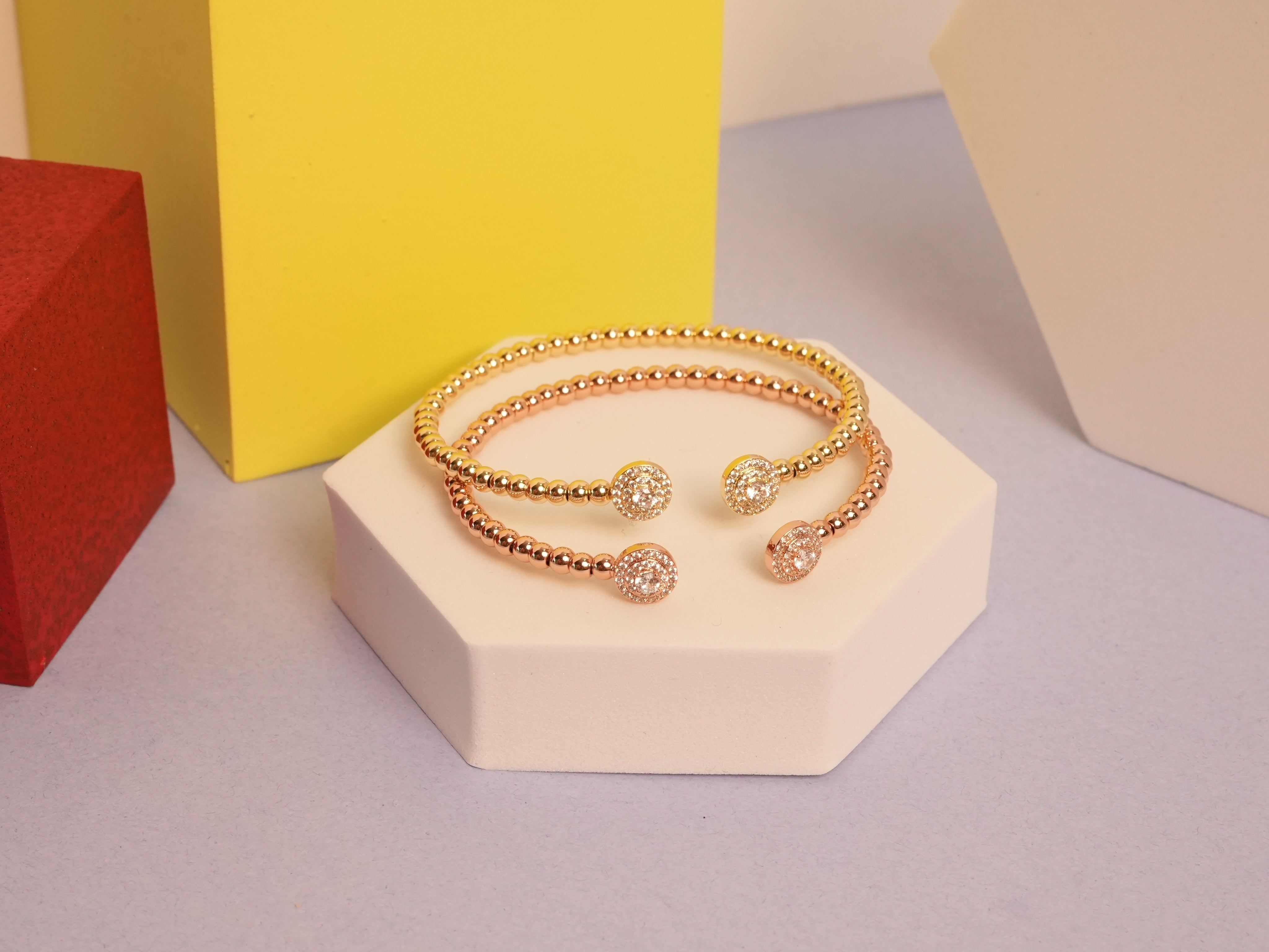 Beaded circular stone gold