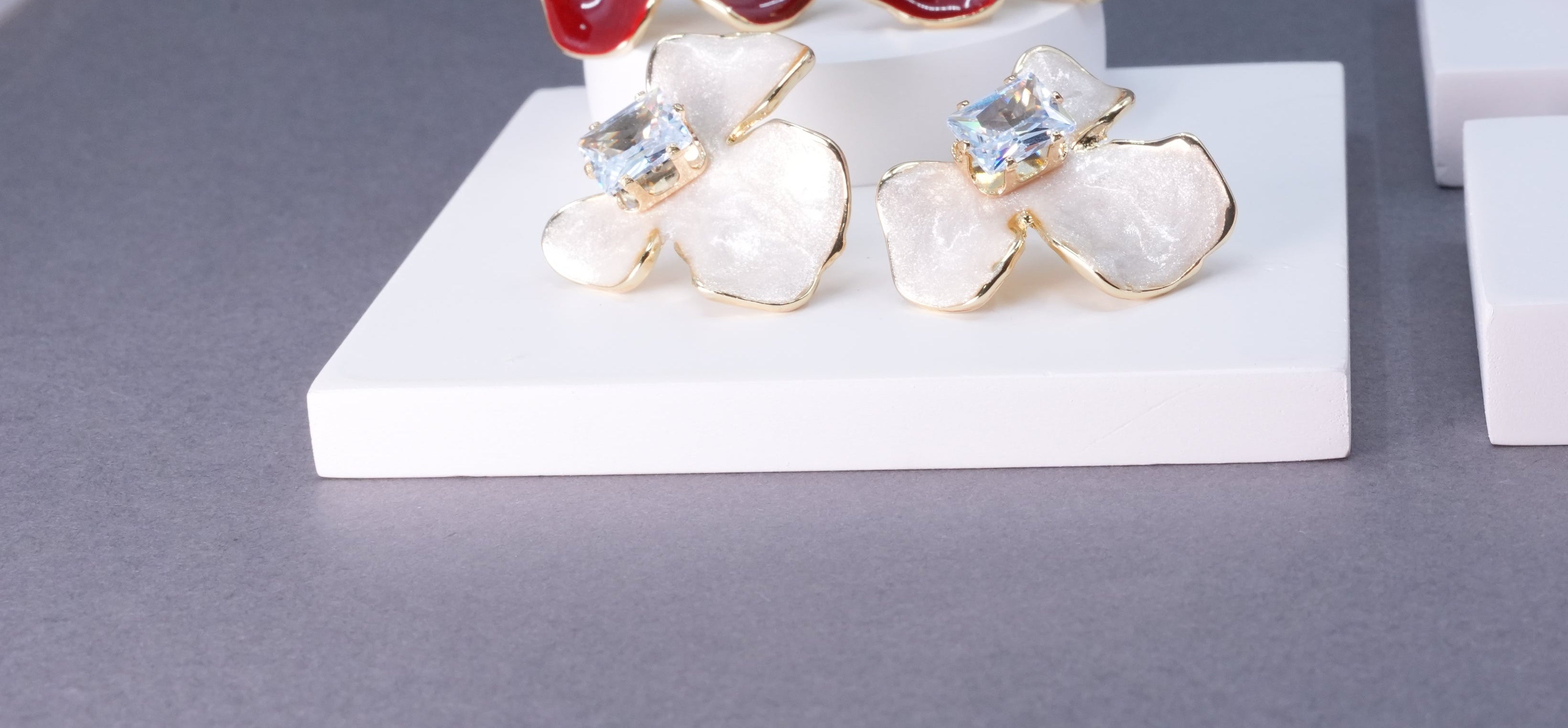 Ivory bow stud