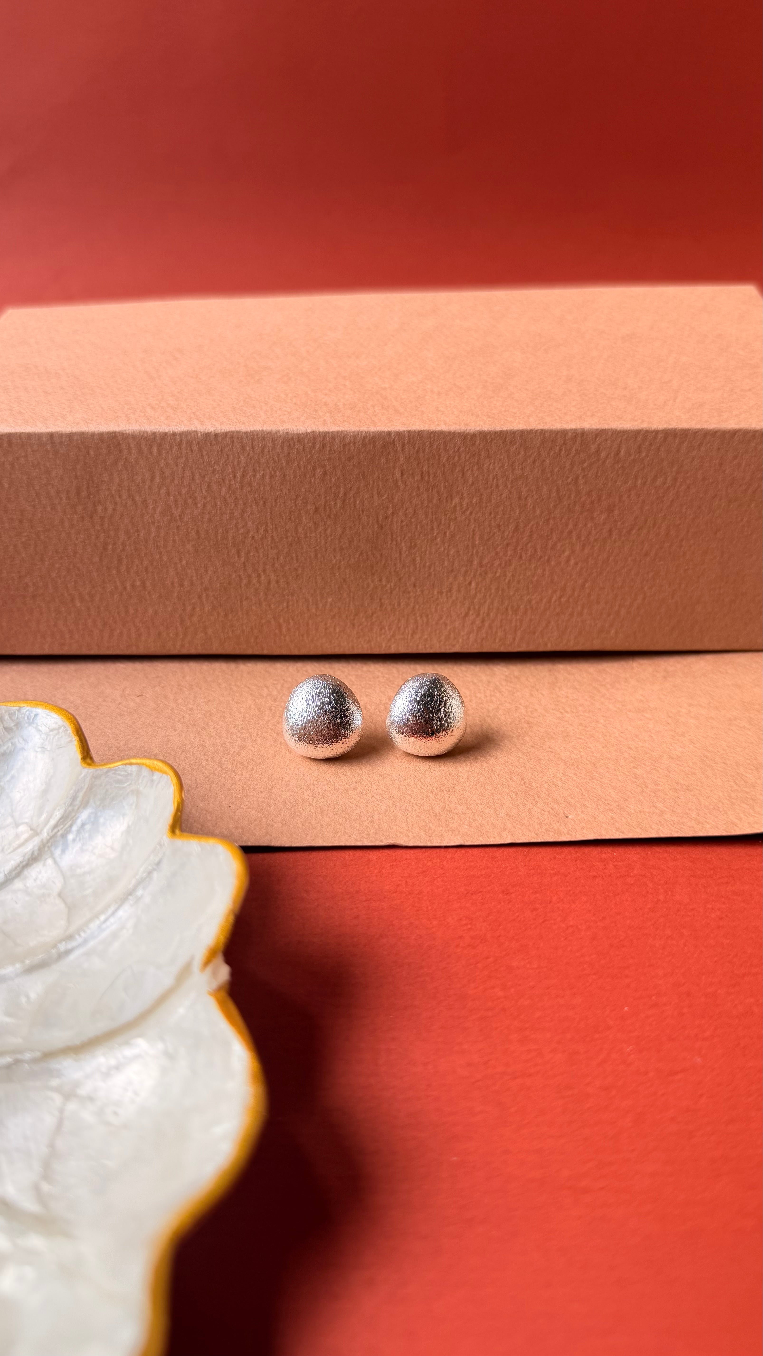 Silver pebble