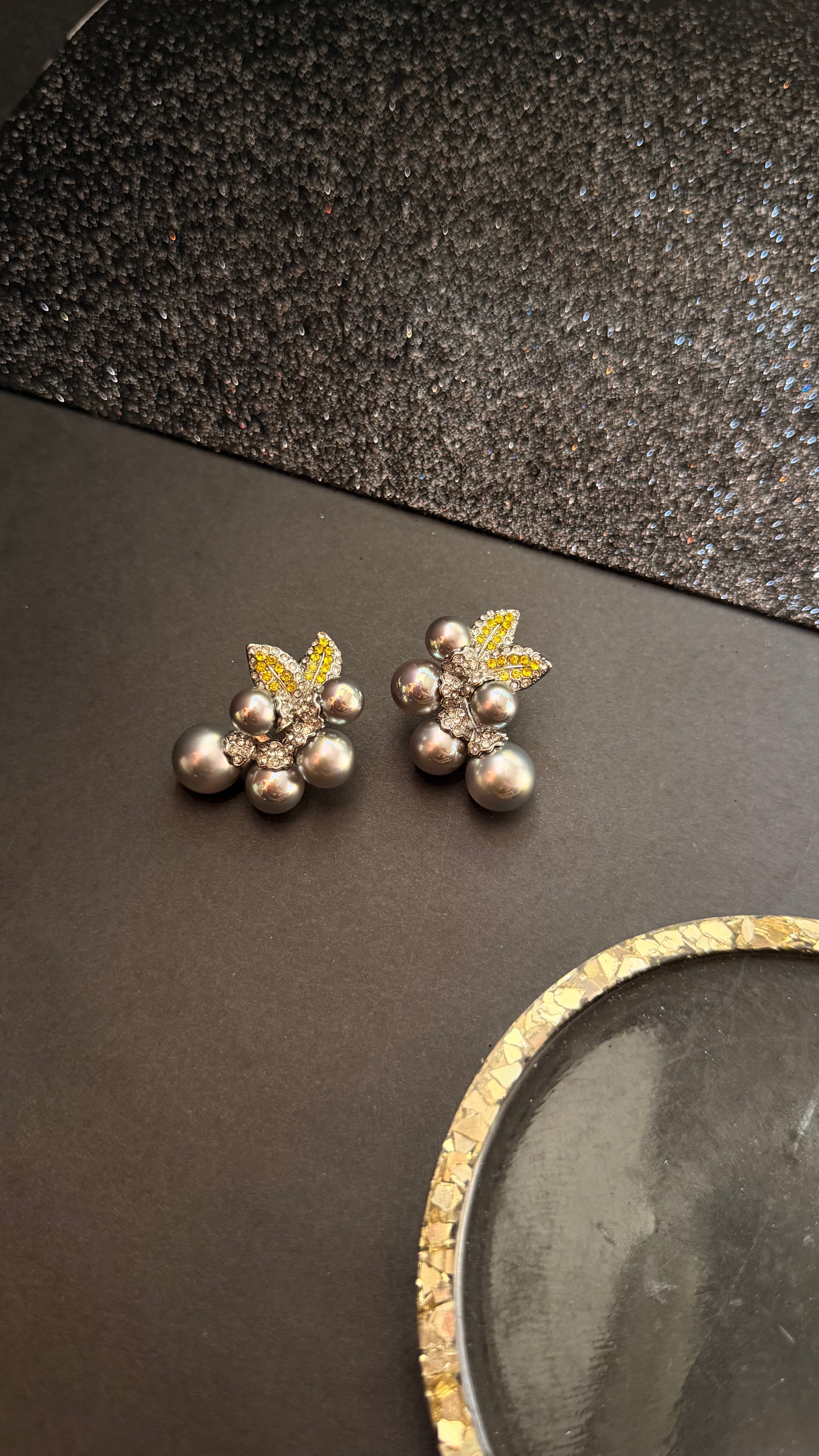 Grey grape bloom