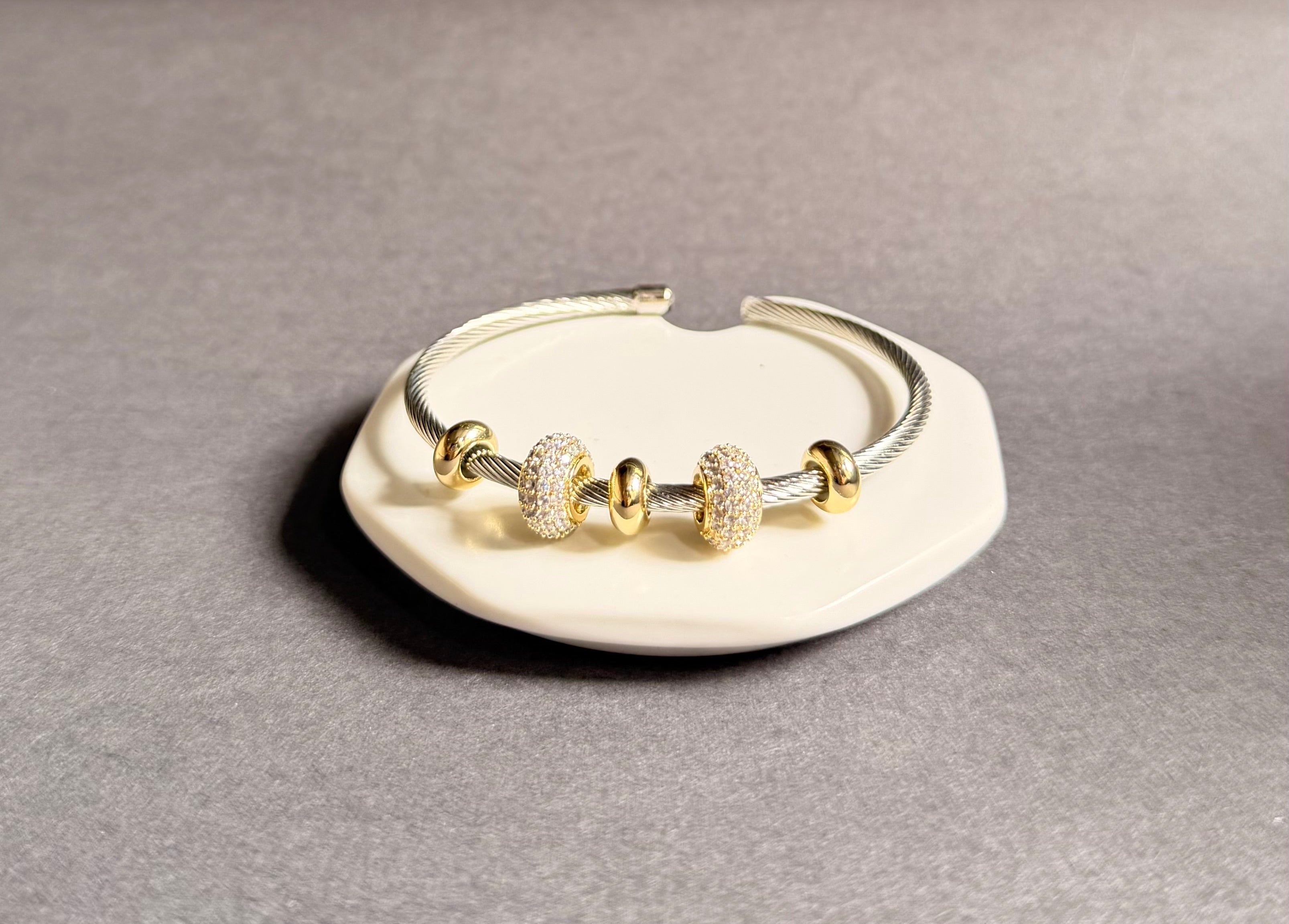 Ringstyle Wired Bracelet