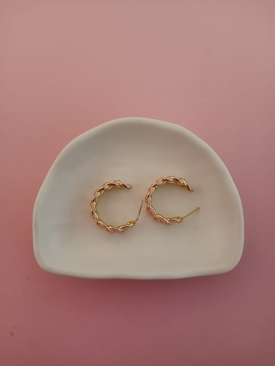 Linked hoops